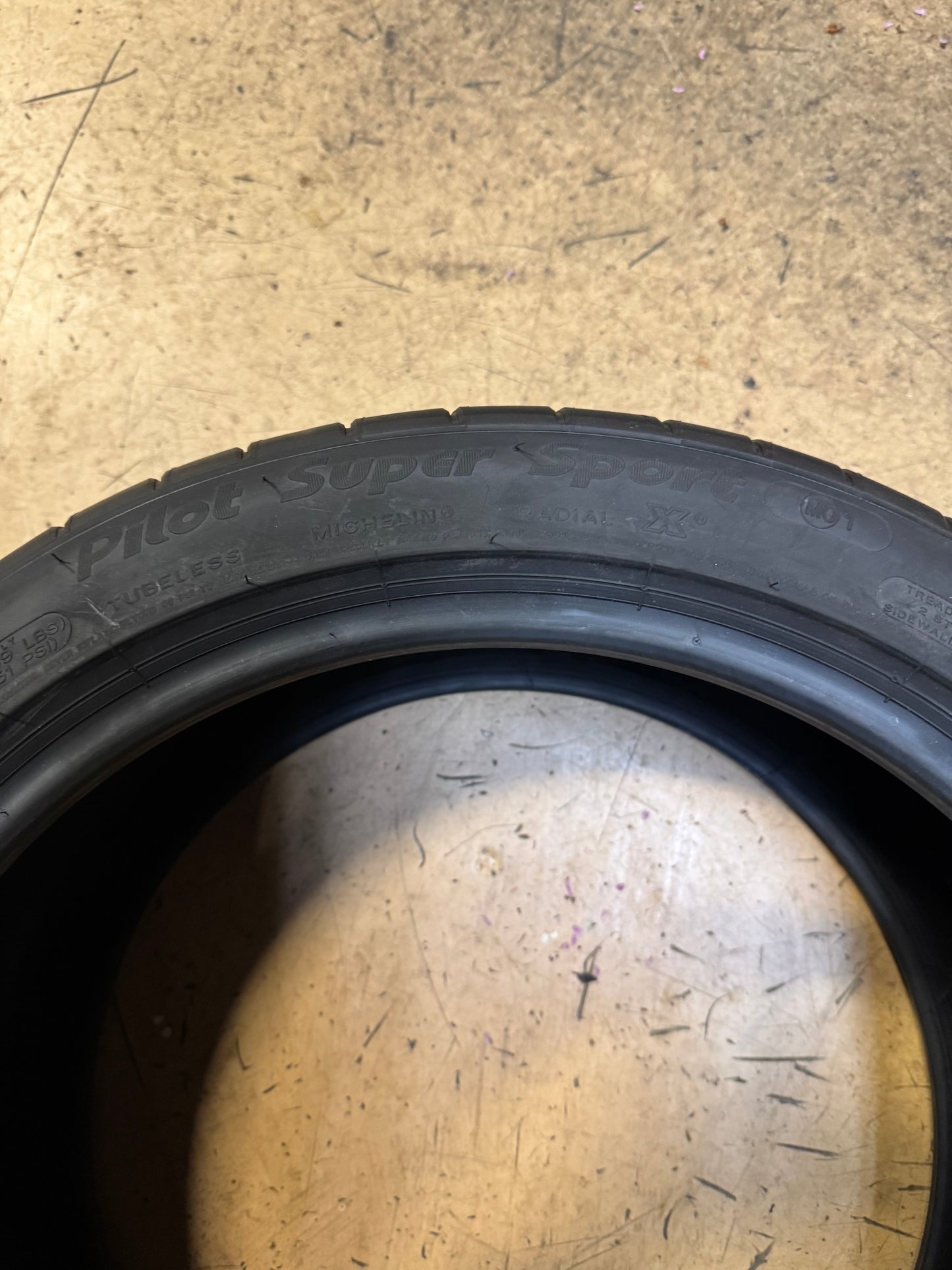 MICHELIN SUPER SPORT (MO1) BSW P 255 40 18 99Y XL UHP SUMMER TIRE 08649