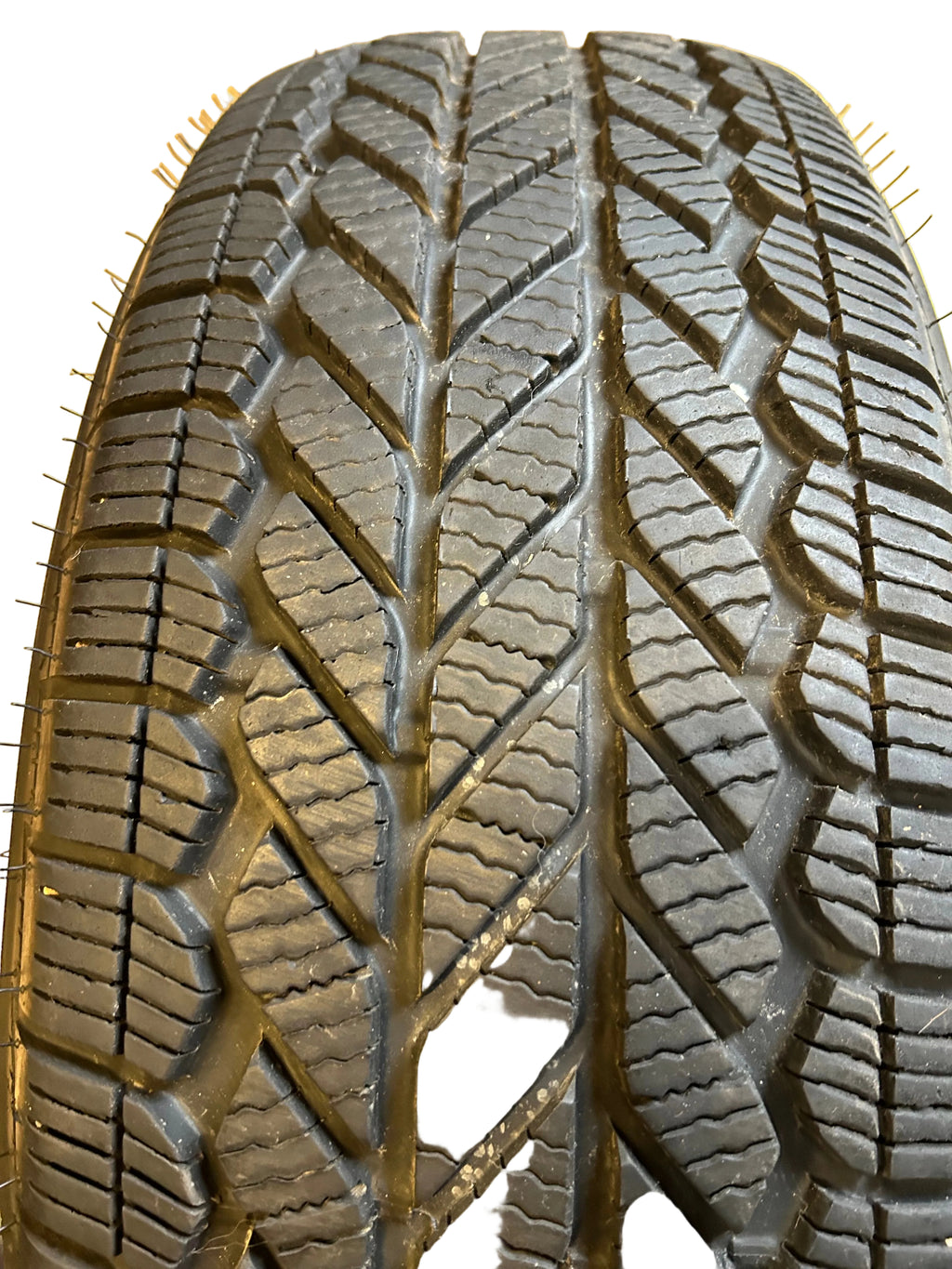 USED 8/32” BRIDGESTONE WEATHERPEAK P 205 60 16 92V ALL WEATHER TIRE 006022