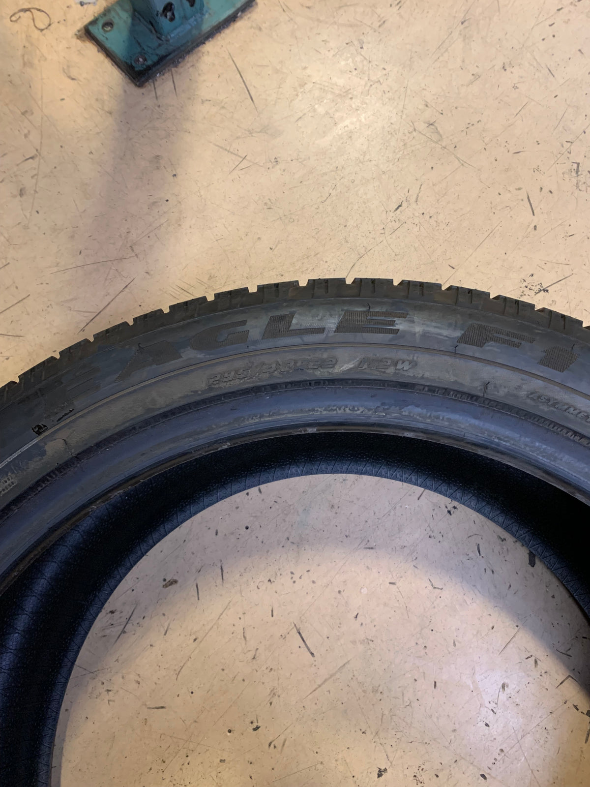 NOS GOODYEAR EAGLE F1 ASYMMETRIC SUV (MO) P 295 40 22 112W UHP TIRE 784102562