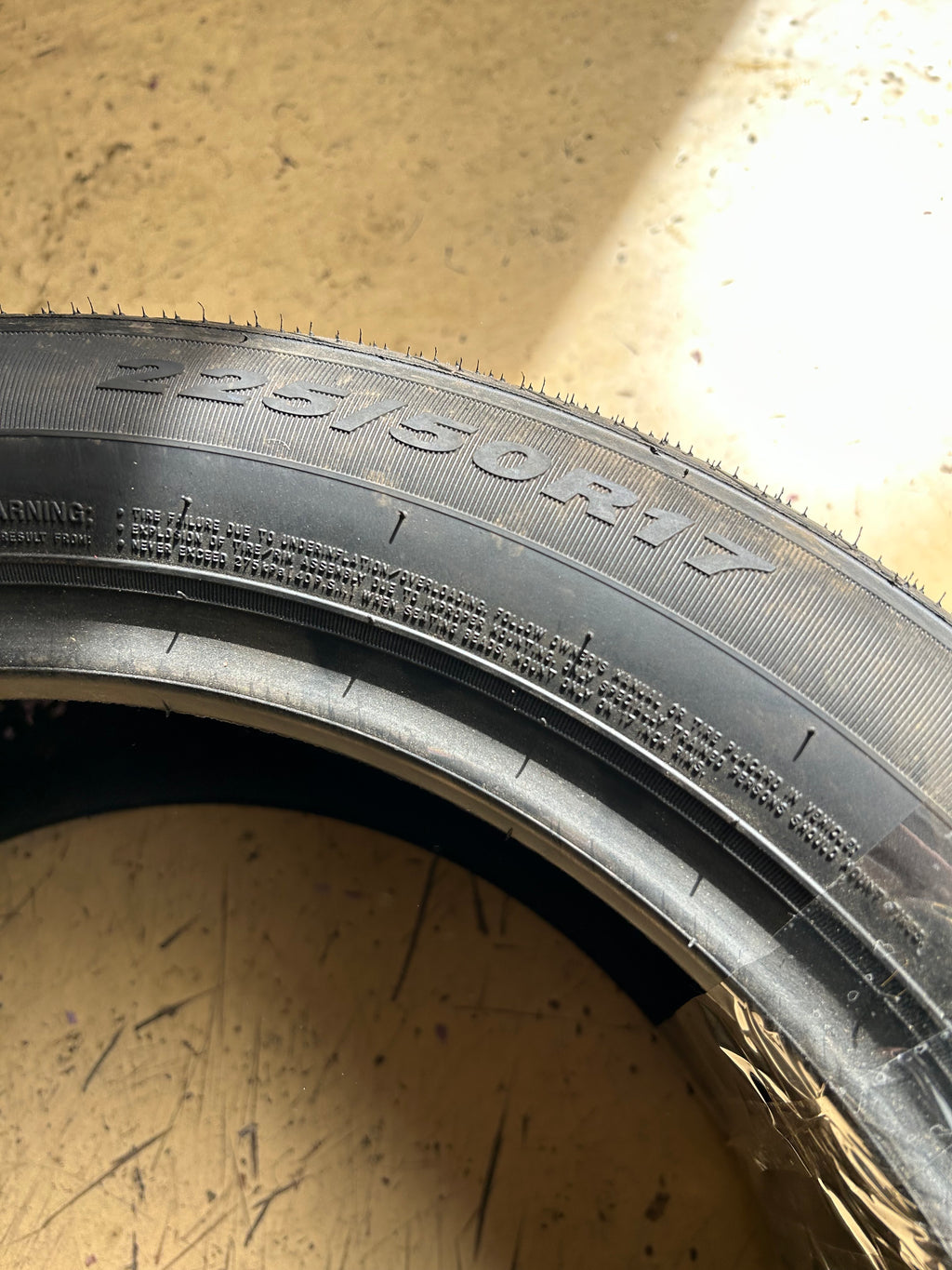 SOLAR 4XS BSW P 225 50 17 98V XL ALL SEASON TIRE SLR66