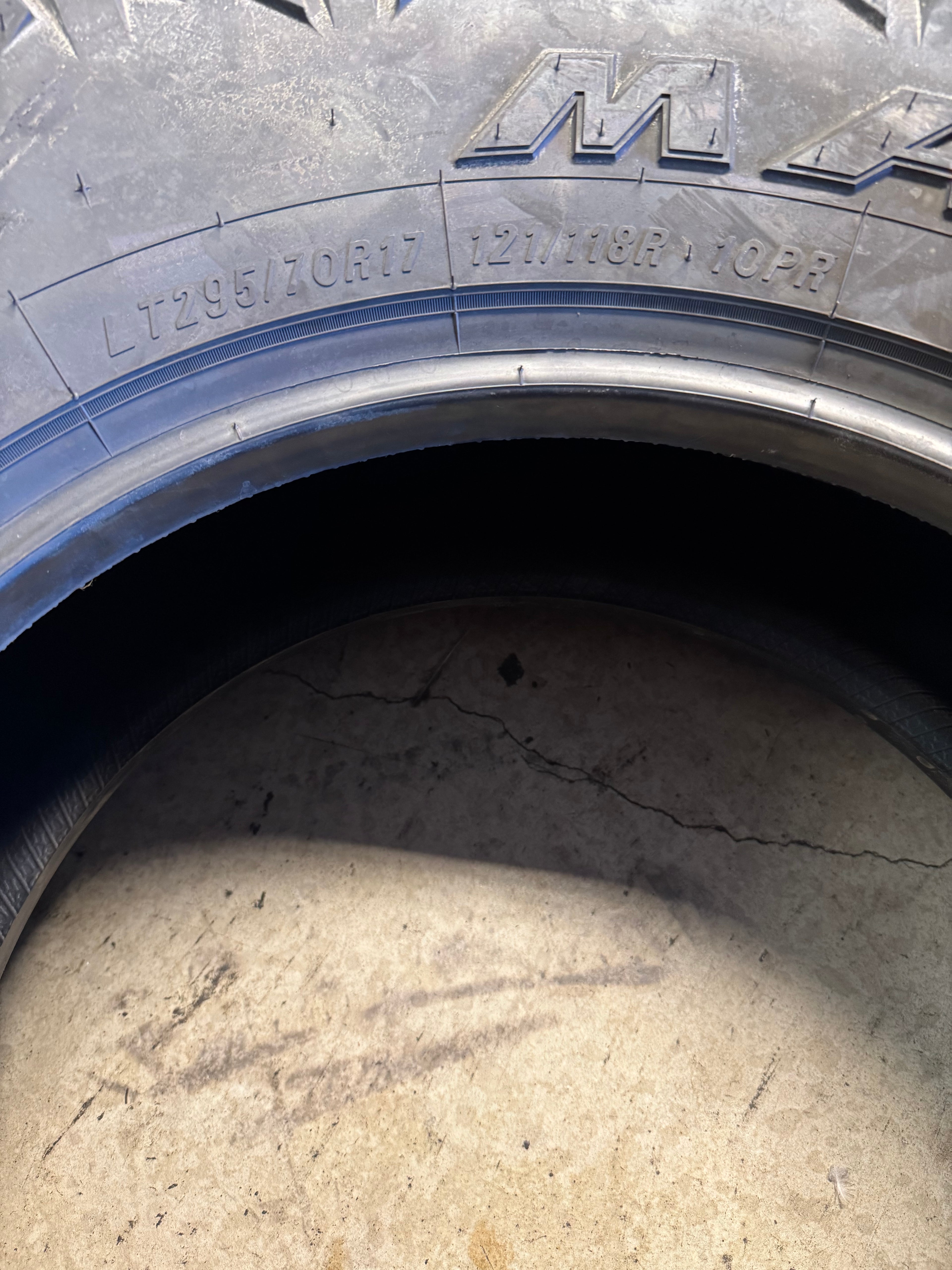 2 MAXXIS RAZR AT BSW LT 295 70 17 121/118R 10PLY ALL TERRAIN TIRE TL00049600