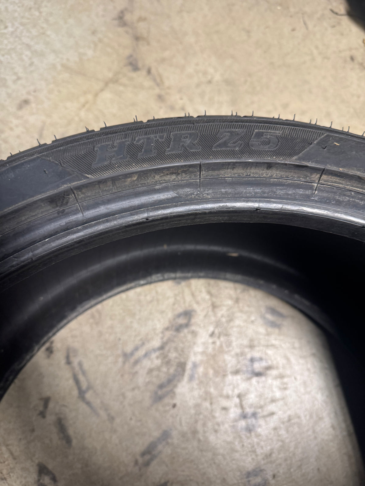 NOS SUMITOMO HTR Z5 BSW P 285 30 20 99Y XL PERFORMANCE TIRE HTR18