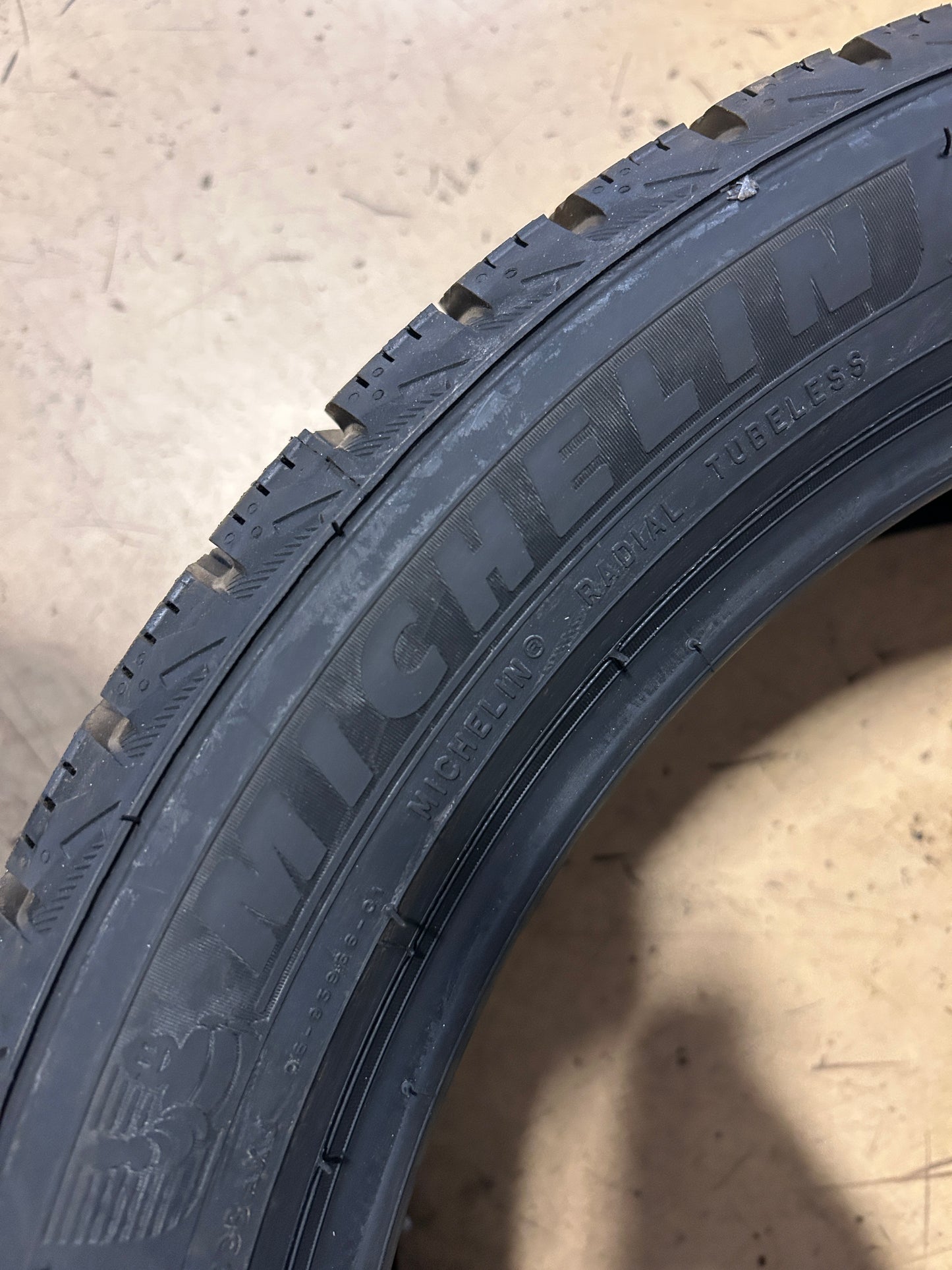 2 MICHELIN X-ICE SNOW SUV BSW P 235 45 20 100H XL WINTER TIRE 21826