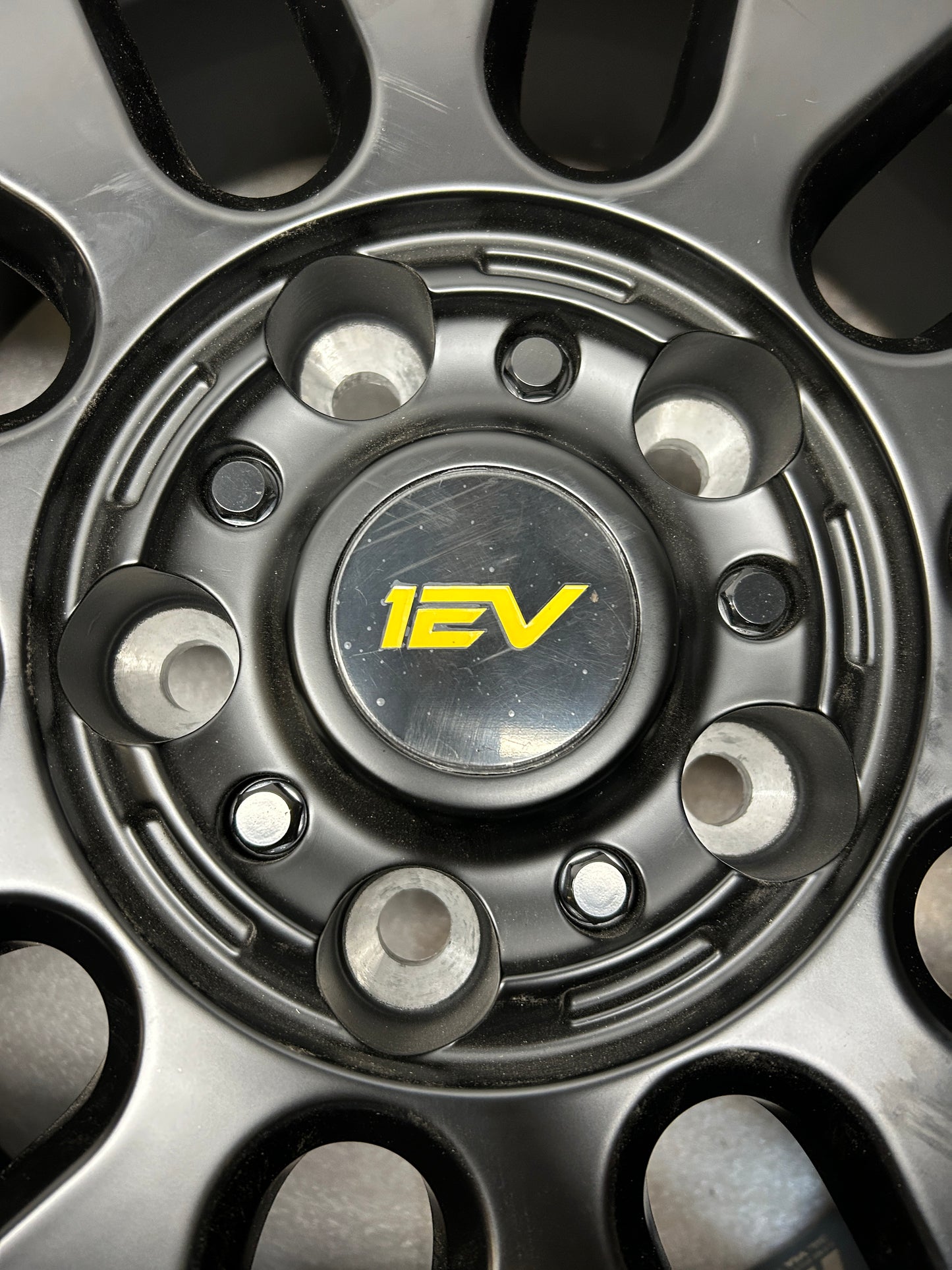 TEAM 1EV R1000 ADVENTURE 10 SPOKE 20X8.5 ET48 5X5.5 FLOW FORGED WHEELS FOR RIVIAN R1T / R1S
