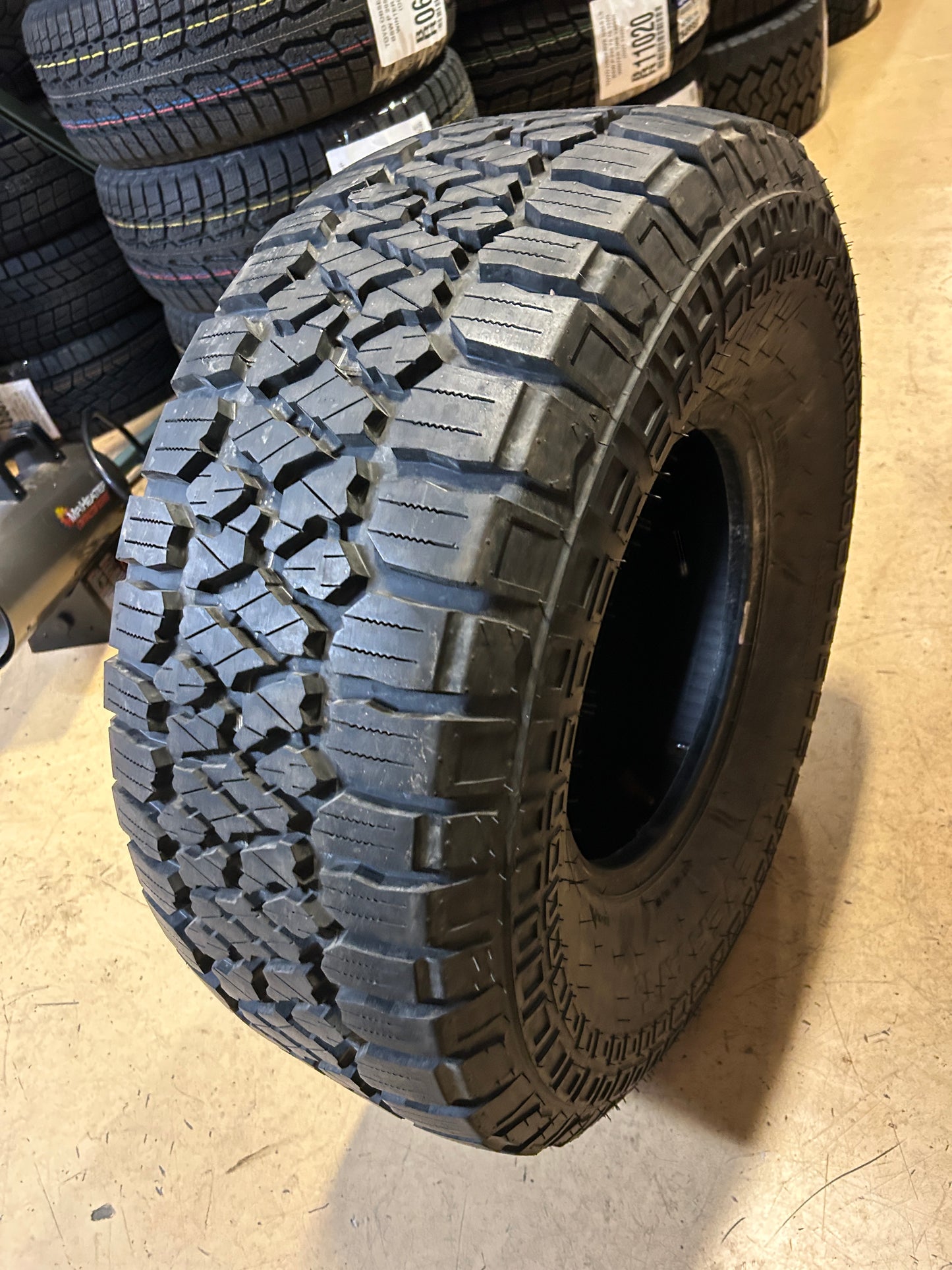 USED 14/32” KENDA KLEVER A/T KR628 BSW LT 33 12.5 15 108R ALL TERRAIN TIRE 628003