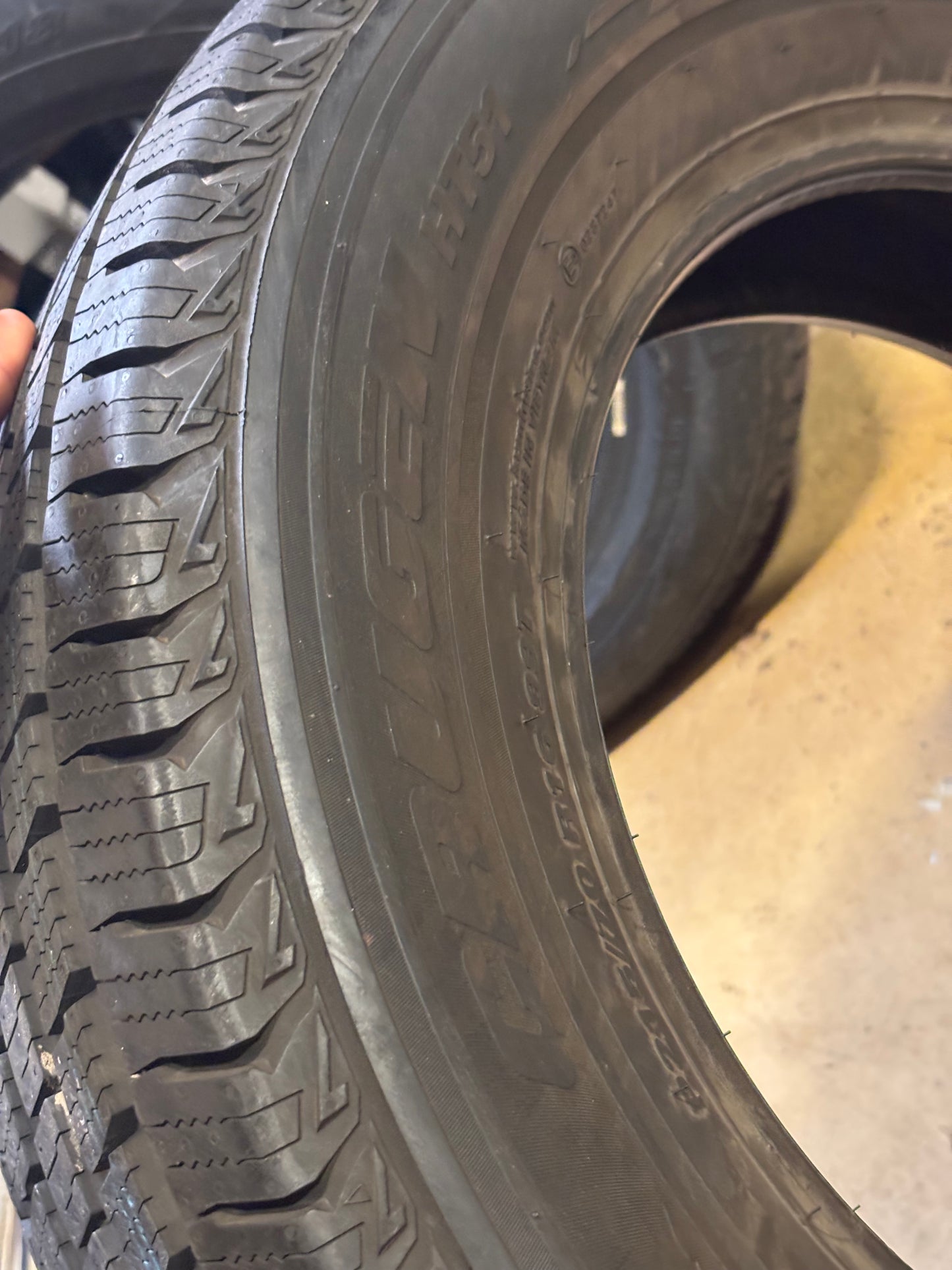 NOS KUMHO CRUGEN HT51 BSW P 215 70 16 99T SL HIGHWAY TIRE 2181593