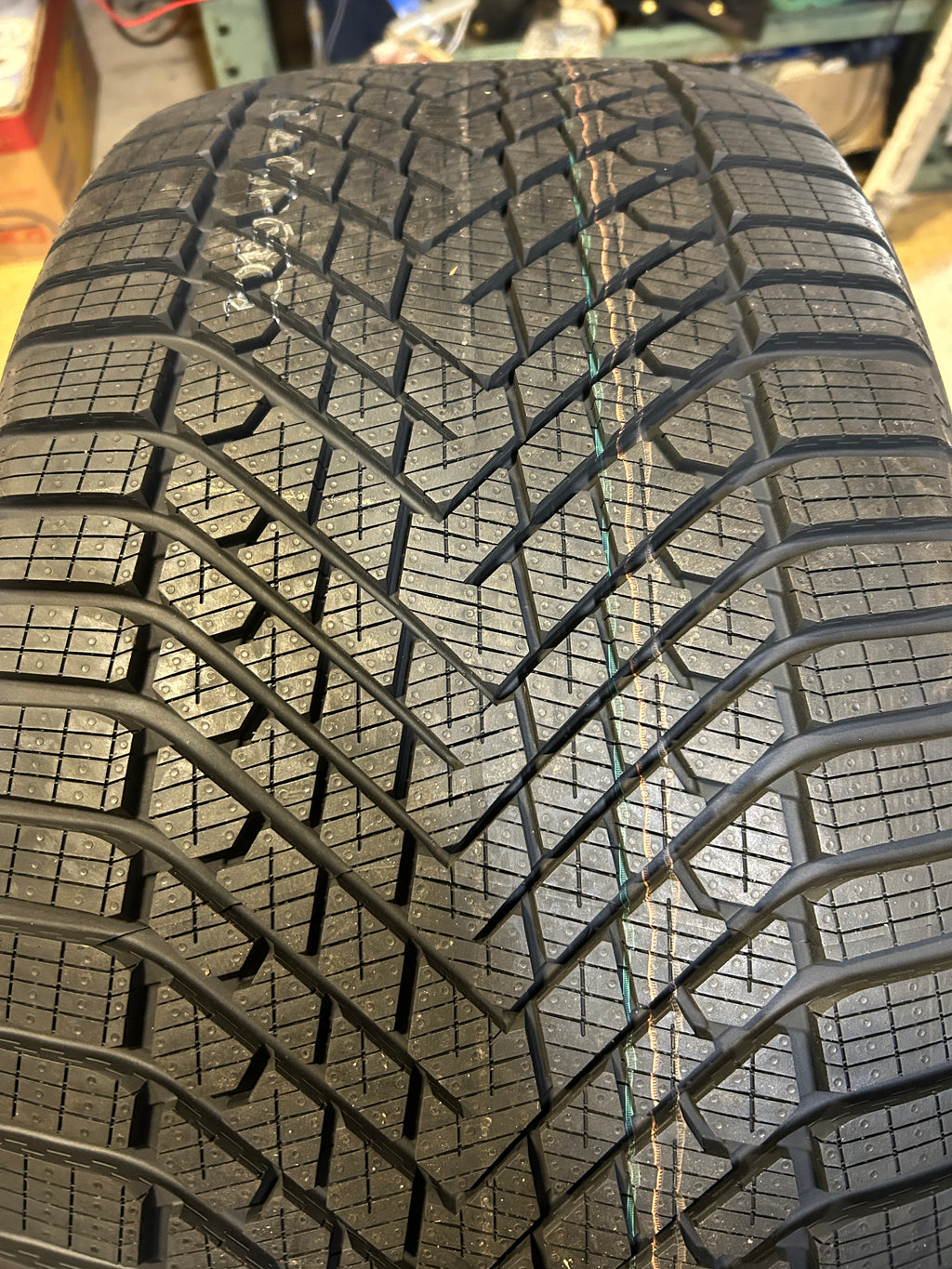 PIRELLI WINTER 2 SCORPION BSW P 295 35 23 108W TIRE 4140600