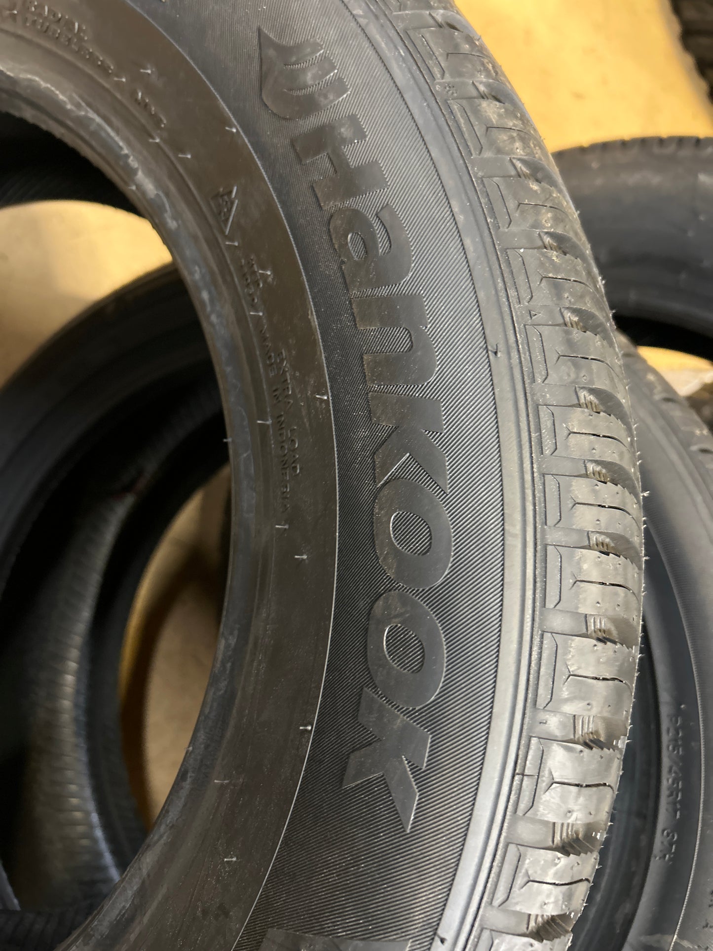 NOS HANKOOK KINERGY 4S2 BSW P 215 65 16 102V XL ALL WEATHER TIRE 1026945