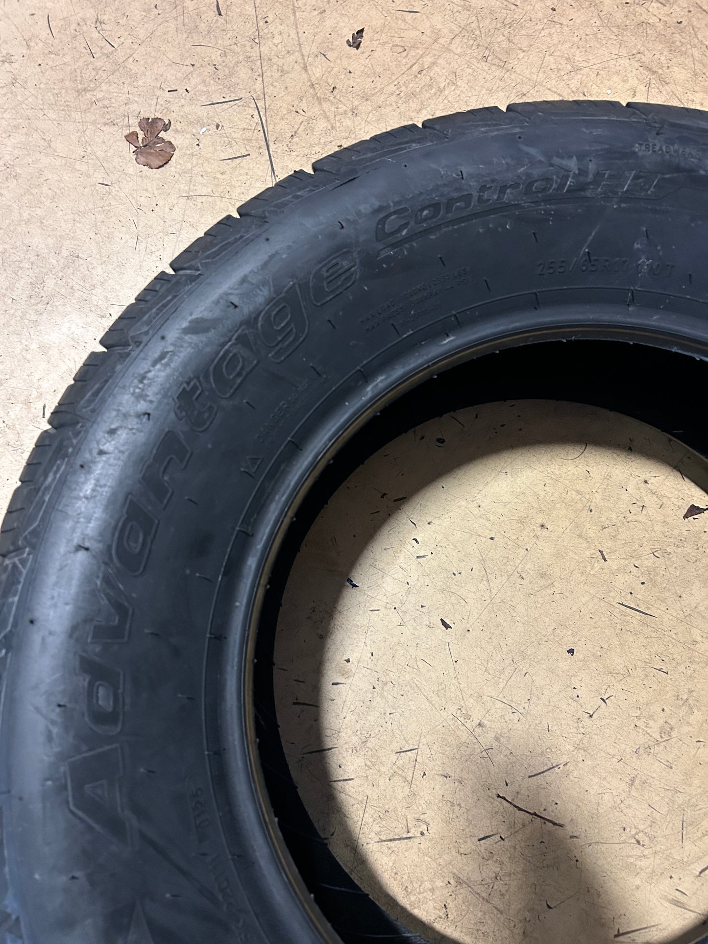 BFGOODRICH ADVANTAGE CONTROL HT BSW P 255 65 17 110T HIGHWAY TIRE 77143