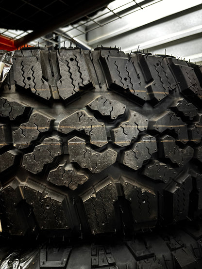 (TODO) KANATI TRAIL HOG AT4 LT 275 60 20 123/120Q LRE 10 PLY ALL TERRAIN TIRE