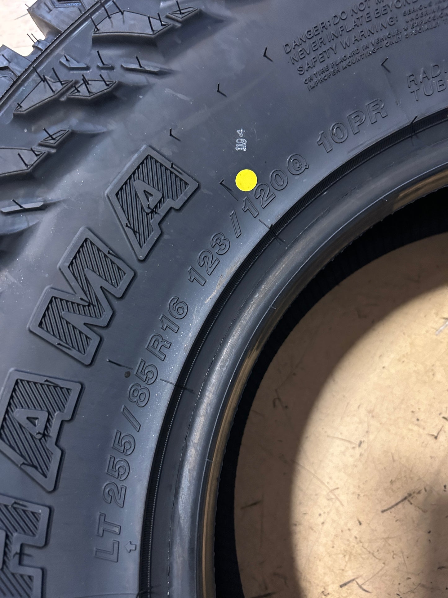 YOKOHAMA GEOLANDAR M/T G003 LT 255 85 16 123/120Q 10PLY MUD TIRE 110133349
