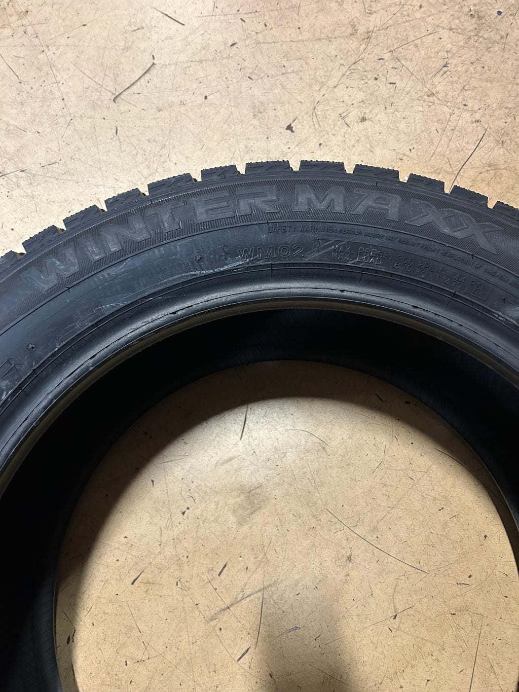 DUNLOP WINTER MAXX 2 BSW P 215 55 17 94T WINTER TIRE 266016625