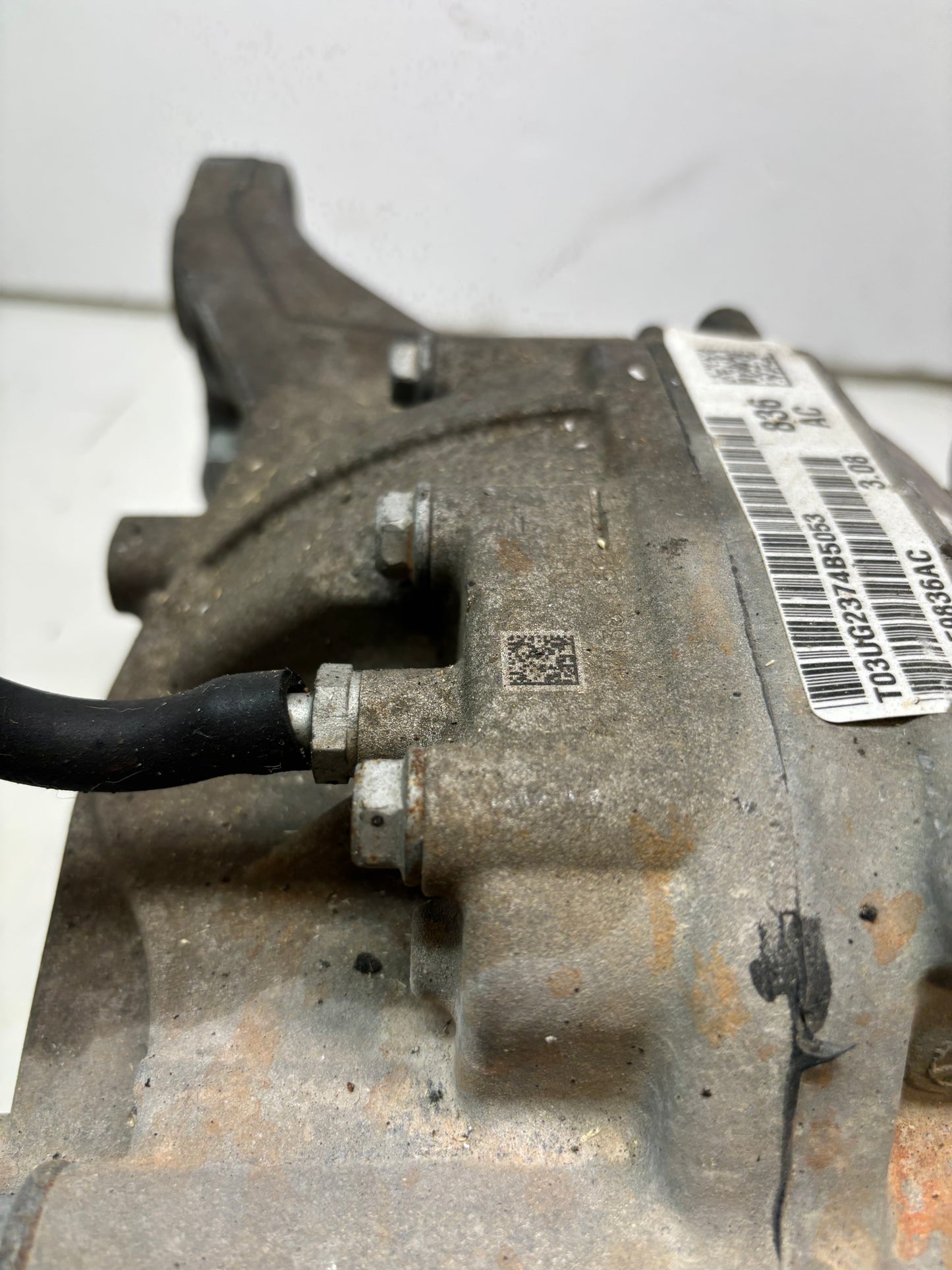 USED GENUINE MOPAR REAR AXLE DIFFERENTIAL CHRYSLER 300 DODGE CHARGER 6815936AC