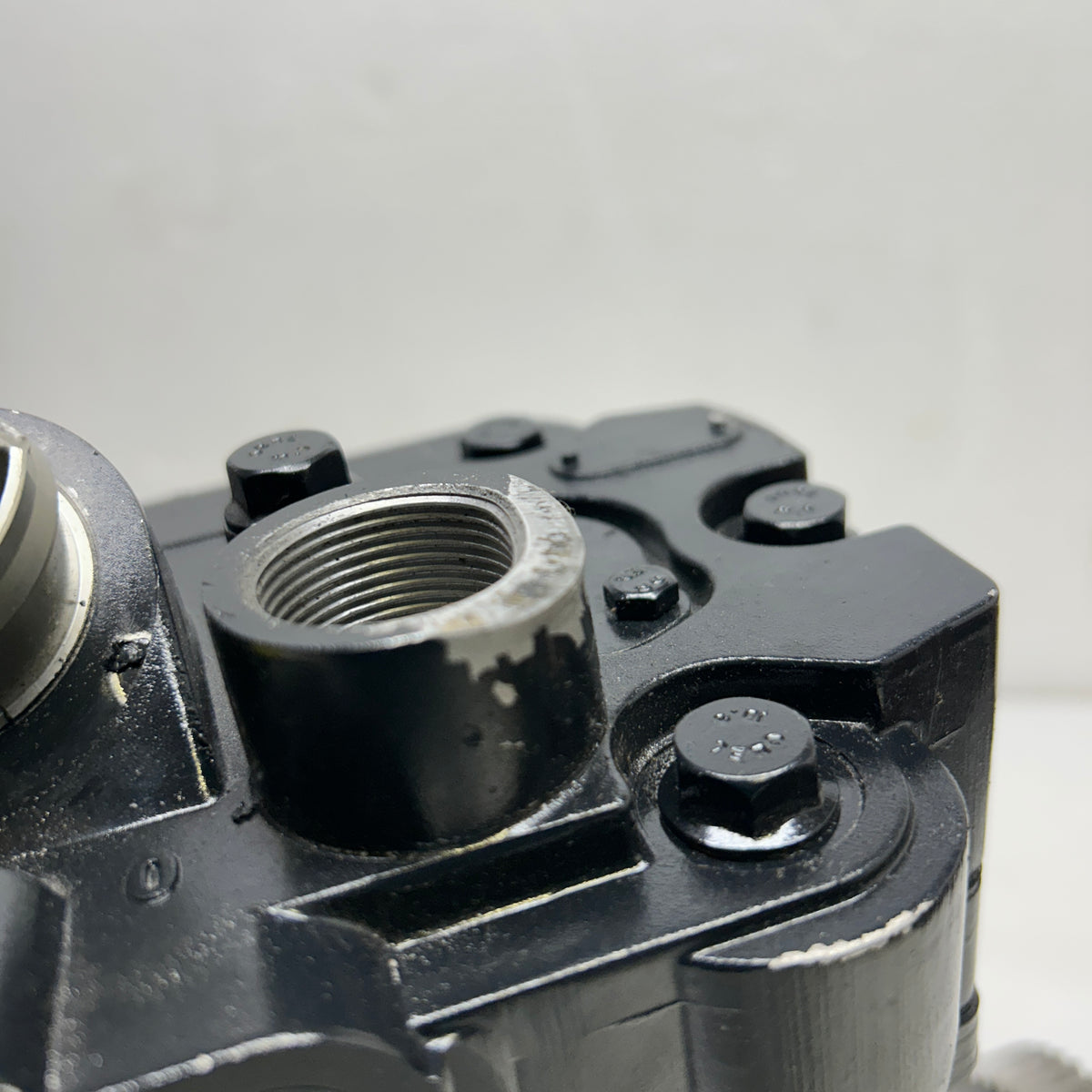 DETROIT DD15 ENGINE AIR COMPRESSOR REFURBISHED DOES NOT INCLUDE GASKETS  RA4711302515