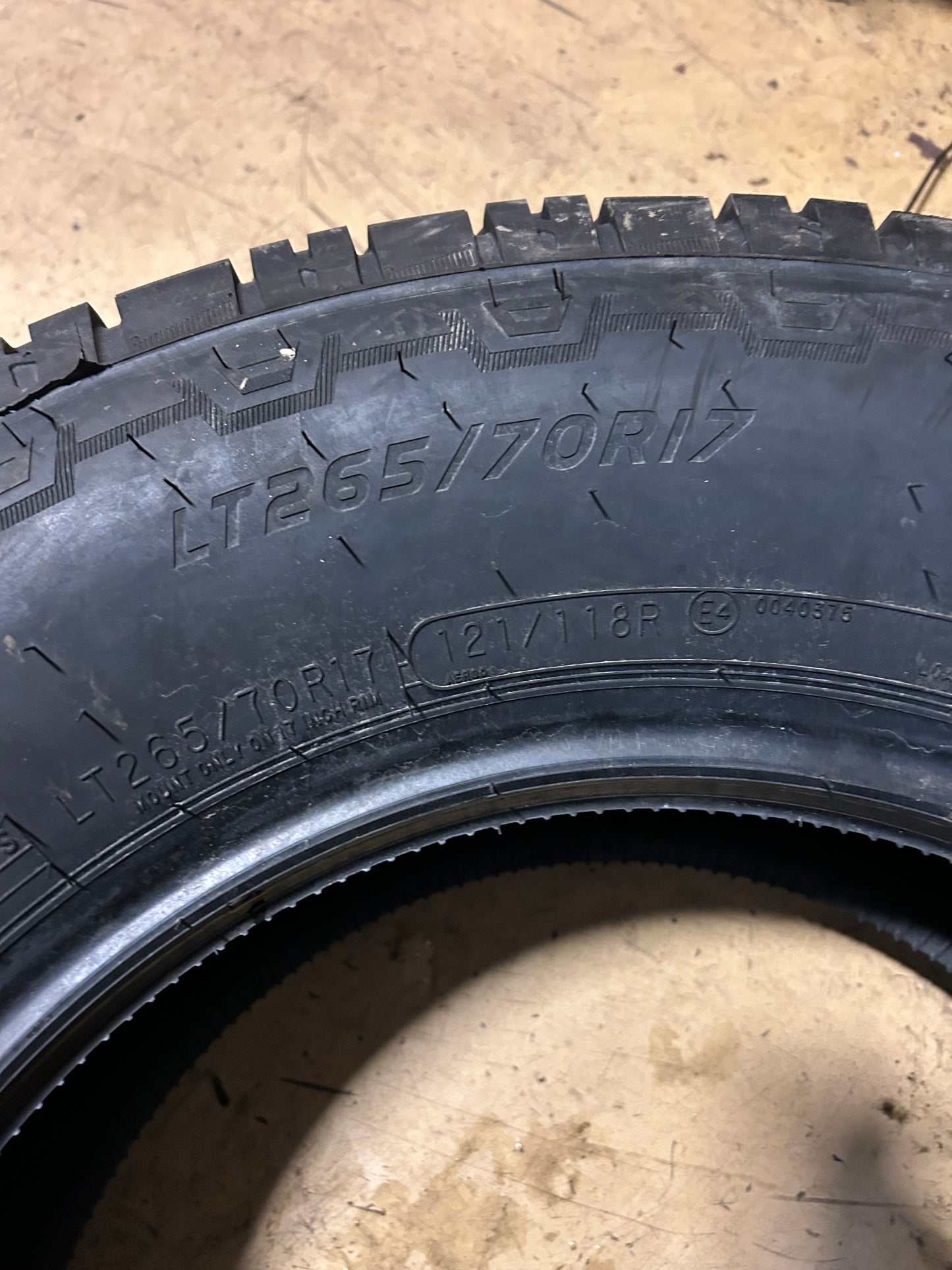 IRONMAN ALL COUNTRY AT2 BSW LT 265 70 17 121/118R 10PLY ALL TERRAIN TIRE 07616