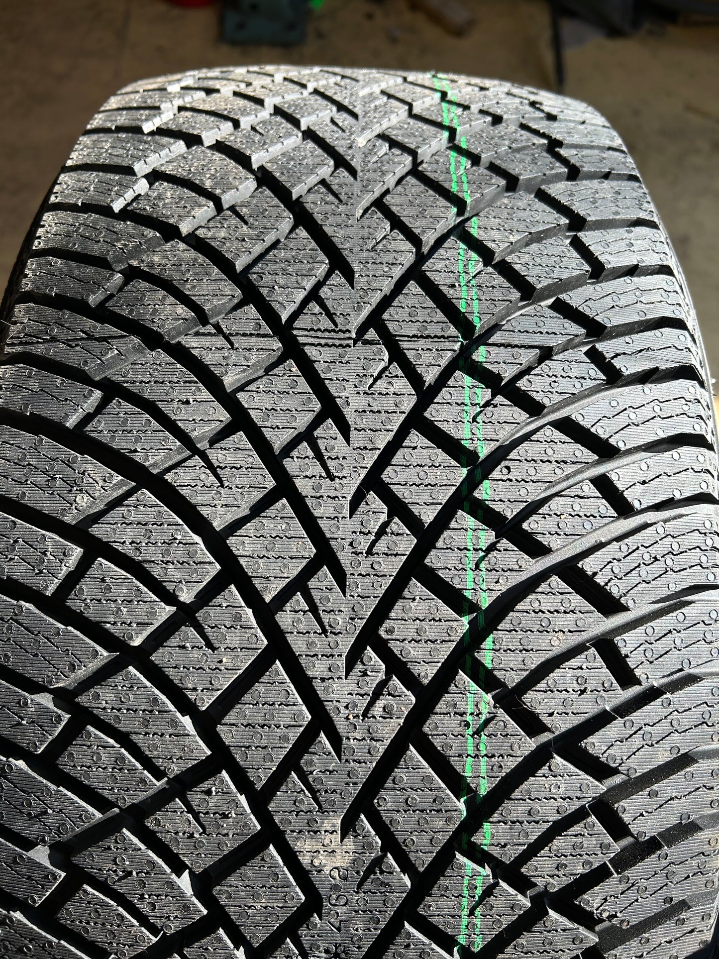 4 NOKIAN HAKKAPELIITTA R5 EV BSW P 235 35 20 92T XL WINTER TIRE TF00018