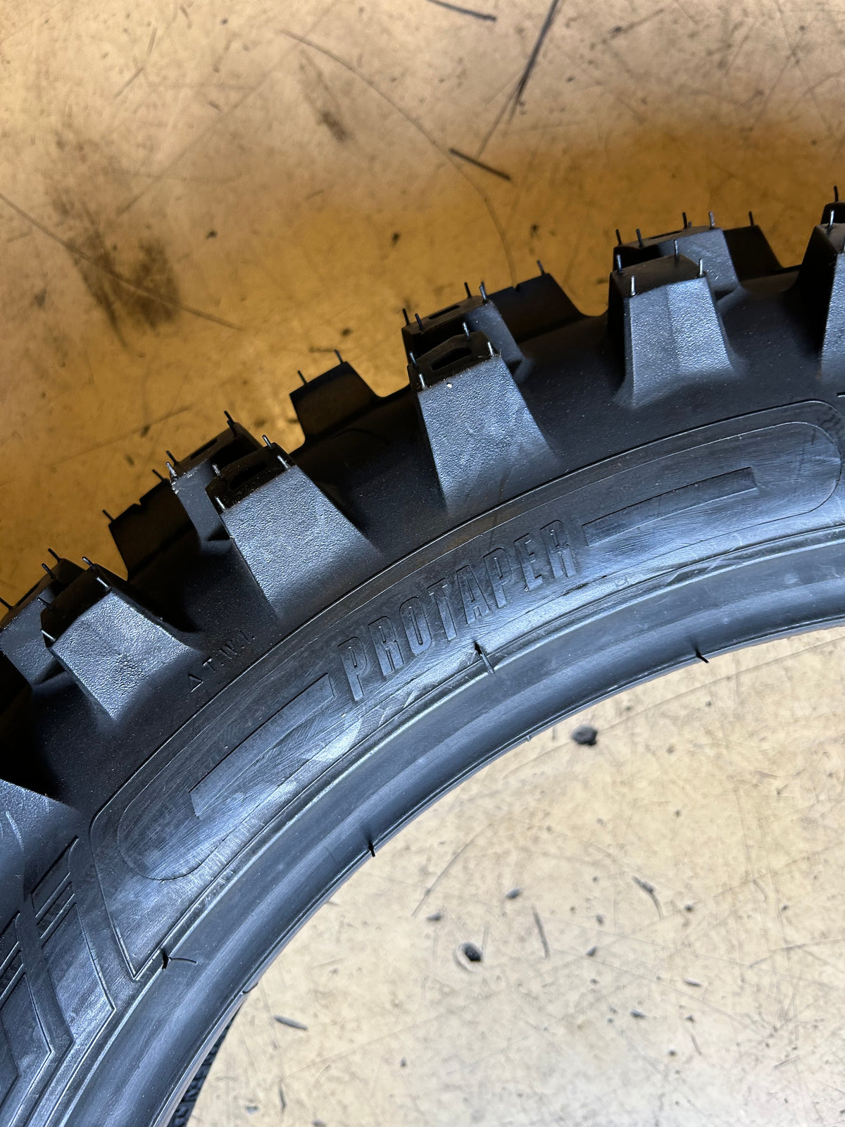 PROTAPER MXT 04 BSW 110 100 18 64M REAR DIRT BIKE TIRE 23310