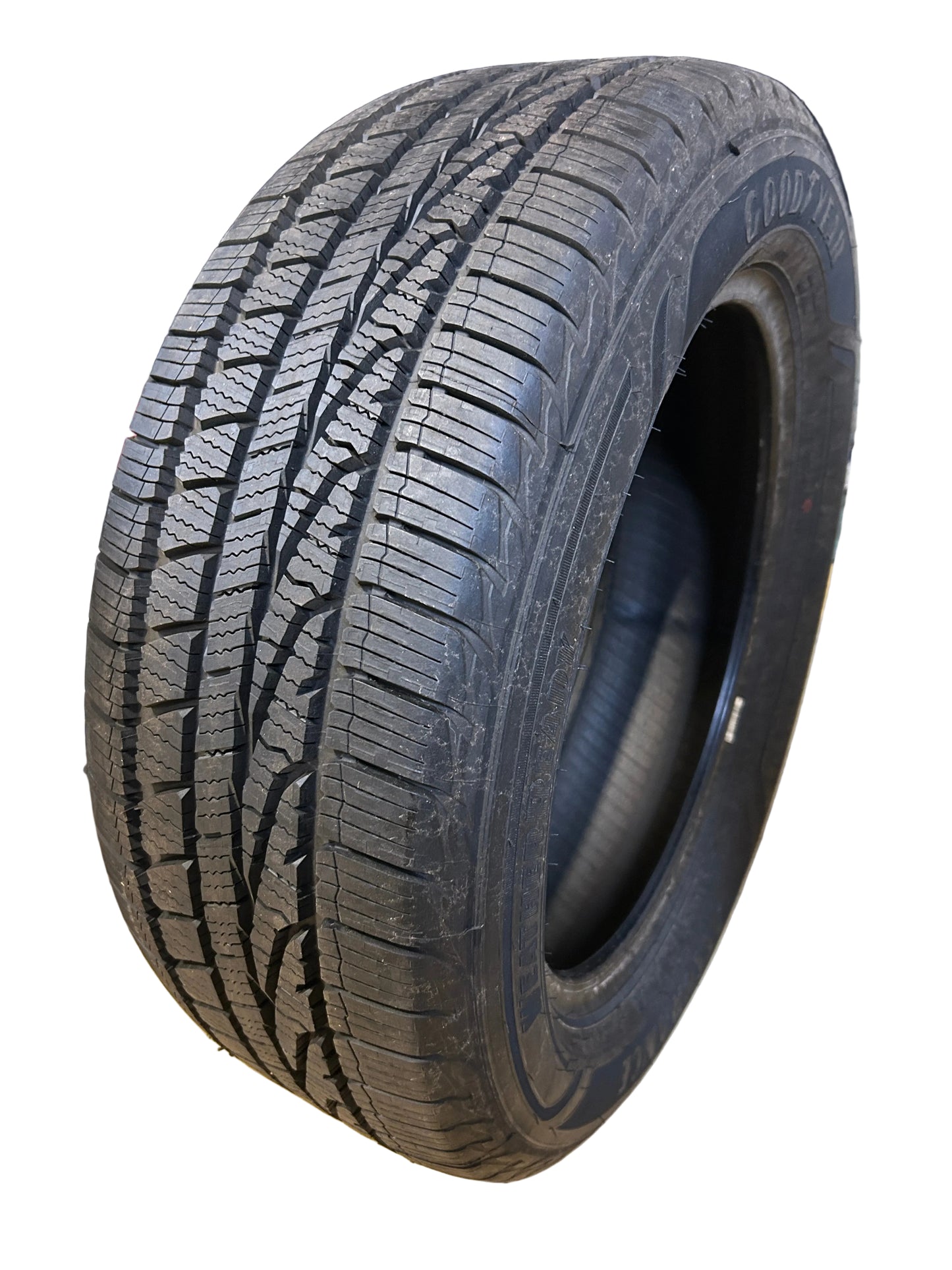 NOS GOODYEAR ASSURANCE WEATHERREADY BSW P 225 55 17 97H TIRE 767753537