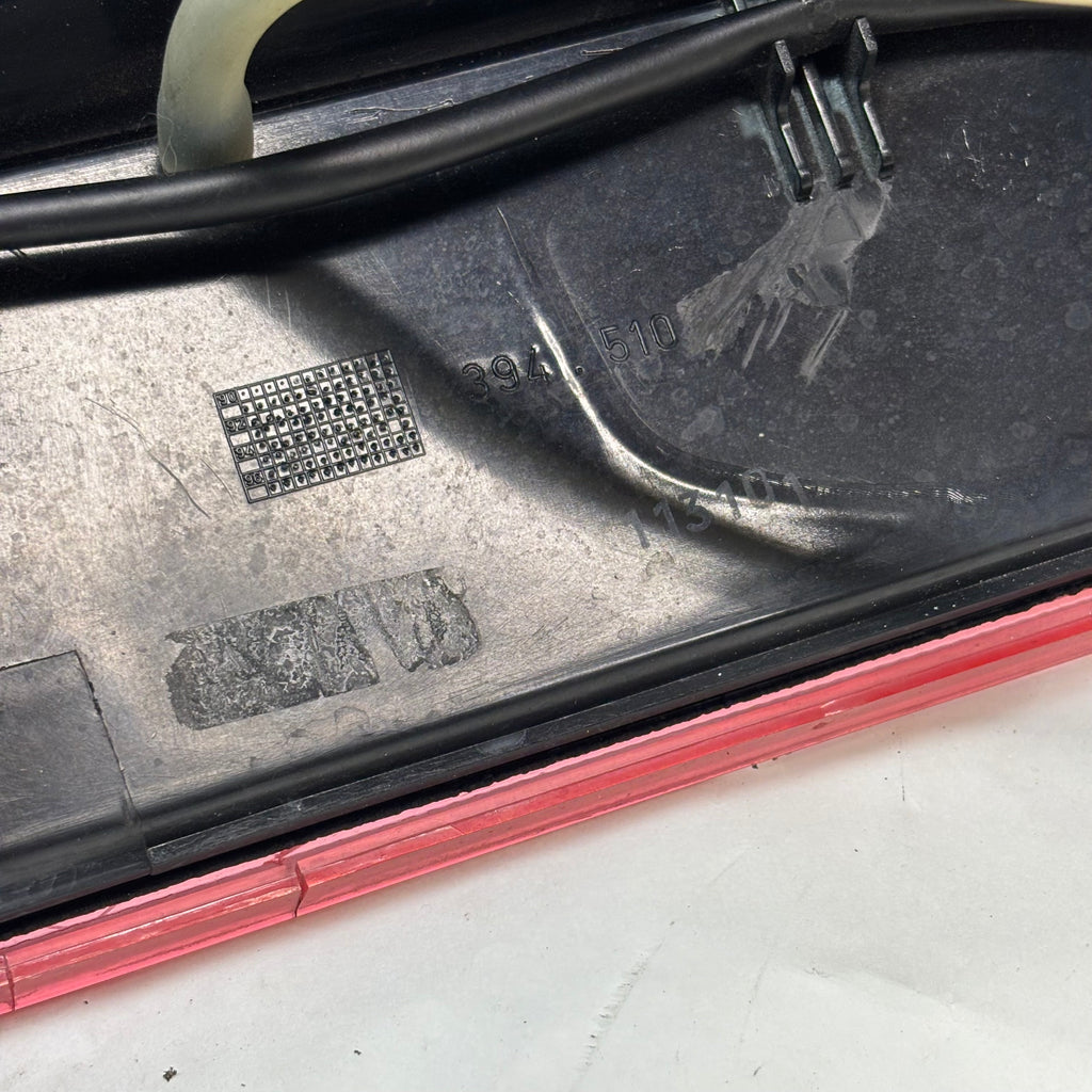 USED GENUINE PORSCHE CARREA 911 84-86 REAR CENTER PANEL LIGHT 0018439R38