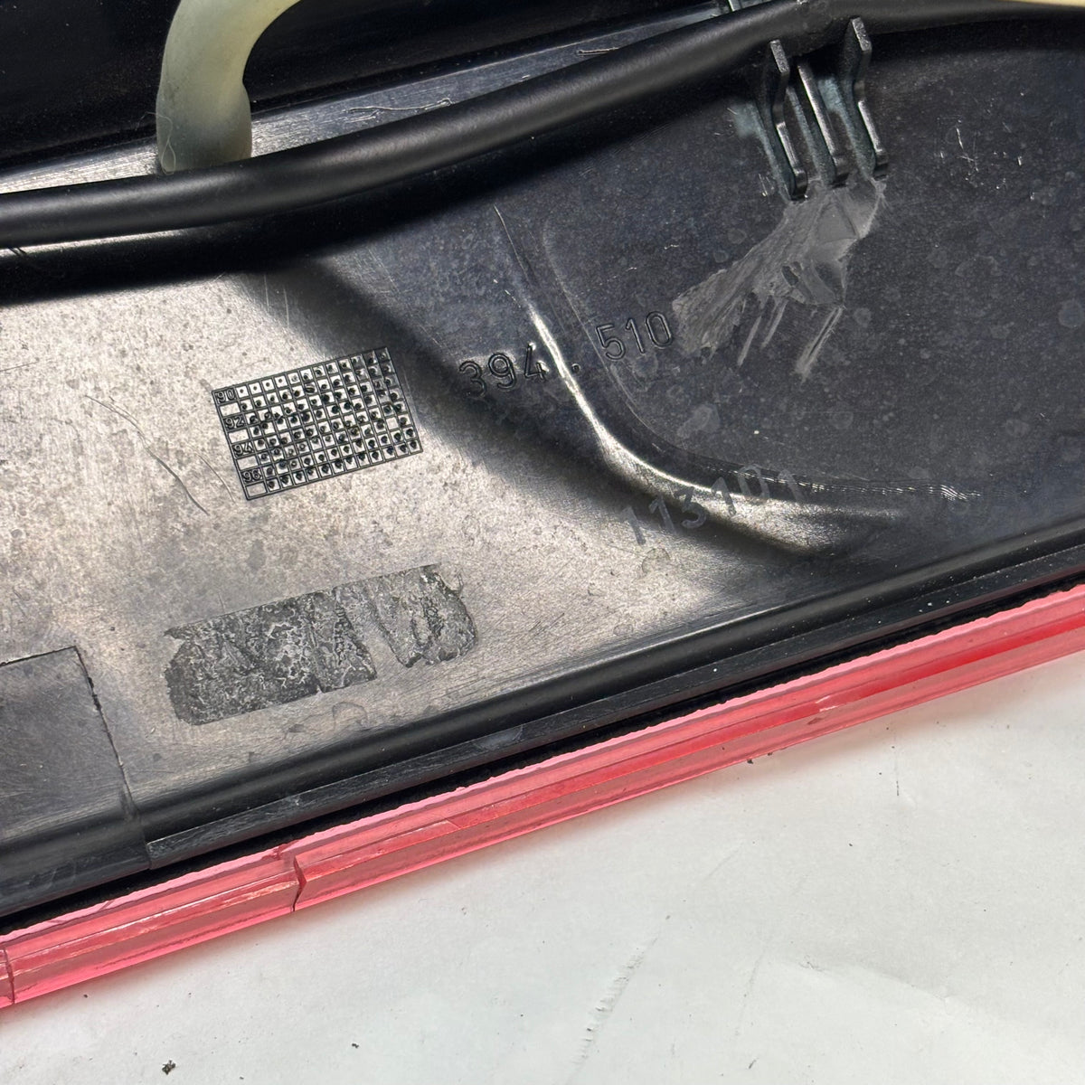 USED GENUINE PORSCHE CARREA 911 84-86 REAR CENTER PANEL LIGHT 0018439R38