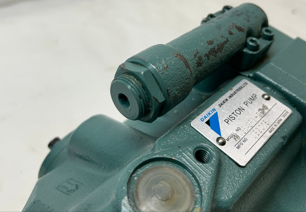 DAIKIN INDUSTRIES V SERIES PISTON PUMP DE2015