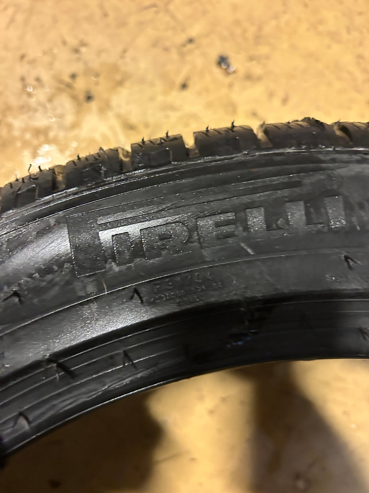 PIRELLI  SCORPION WINTER BSW P 255 45 20 105V XL WINTER TIRE 2804800