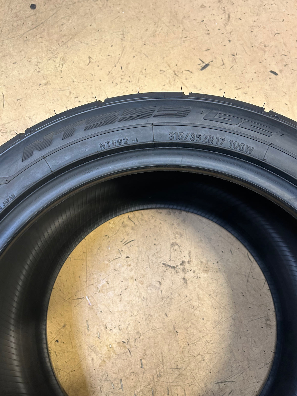 NITTO NT555 G2 BSW P 315 35 17 106W XL UHP TIRE 211340