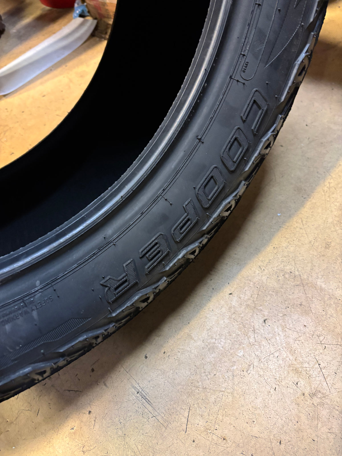 COOPER DISCOVERER ROAD + TRAIL P 265 50 20 111V XL ALL TERRAIN TIRE 171285049