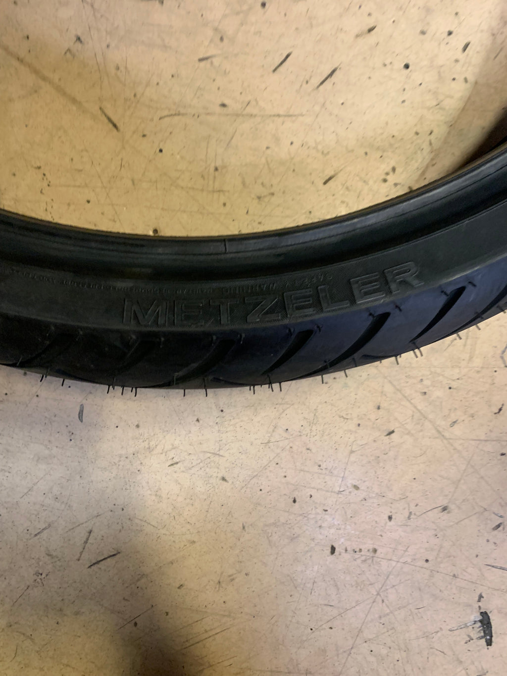 METZELER ME888 MARATHON ULTRA BSW  130 60 23 65H FRONT MOTORCYCLE TIRE 2429300