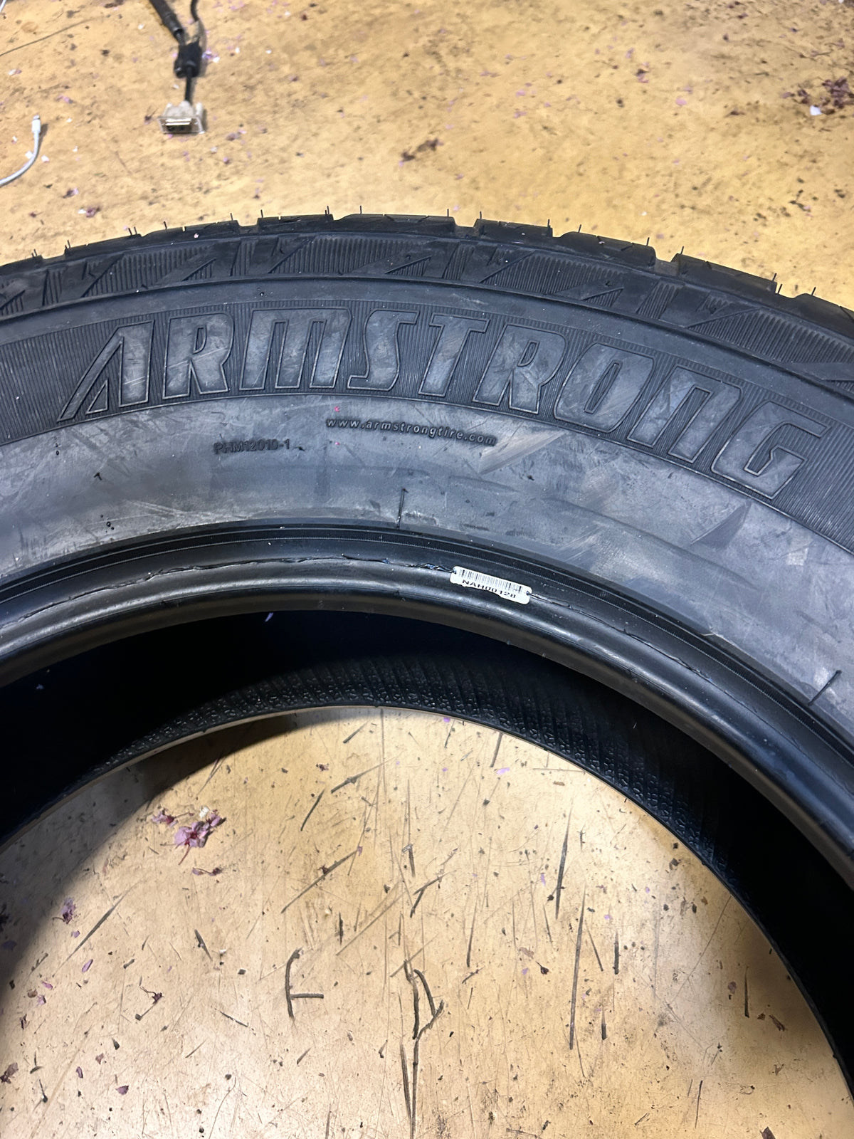 NOS ARMSTRONG TRU-TRAC AT LT 325 60 20 126/123R 10PLY TIRE 1200046703