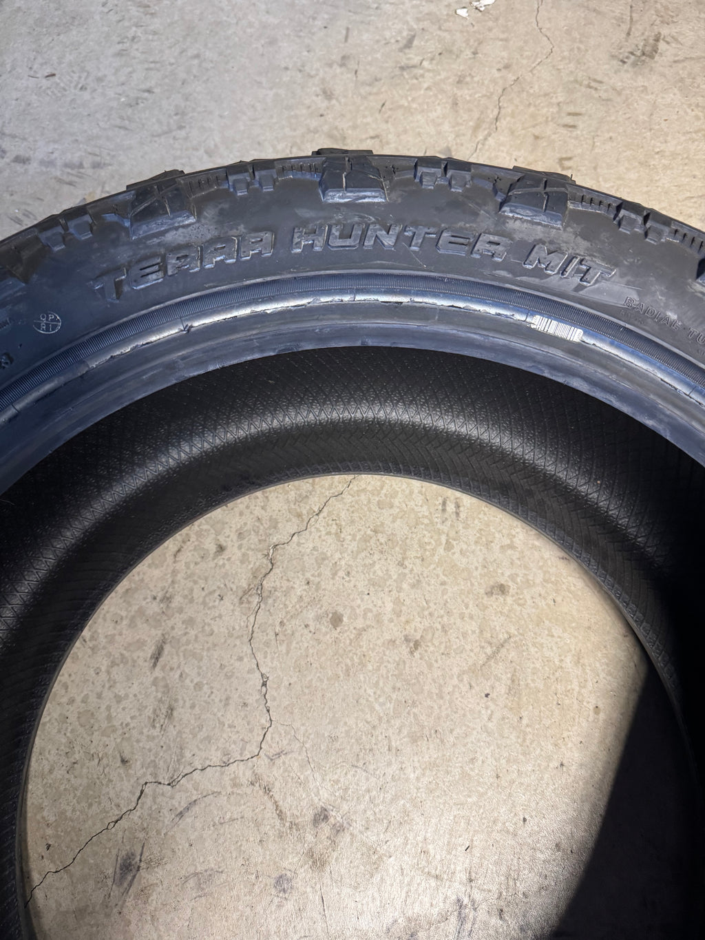 VENOM POWER TERRA HUNTER M/T BSW LT 33 13.5 22 116Q 10PLY MUD TERRAIN TIRE CVPMT22