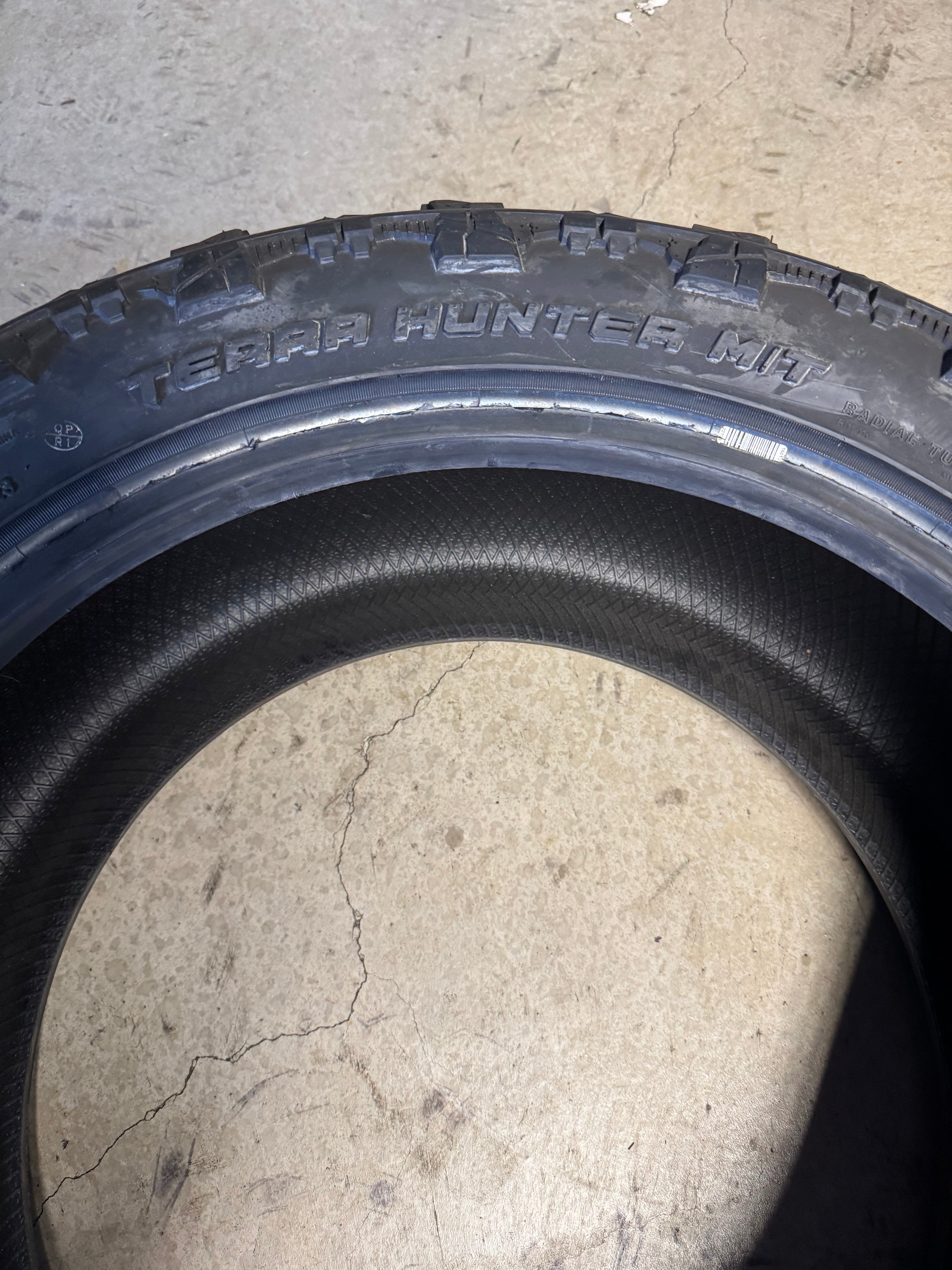 VENOM POWER TERRA HUNTER M/T BSW LT 33 13.5 22 116Q 10PLY MUD TERRAIN TIRE CVPMT22