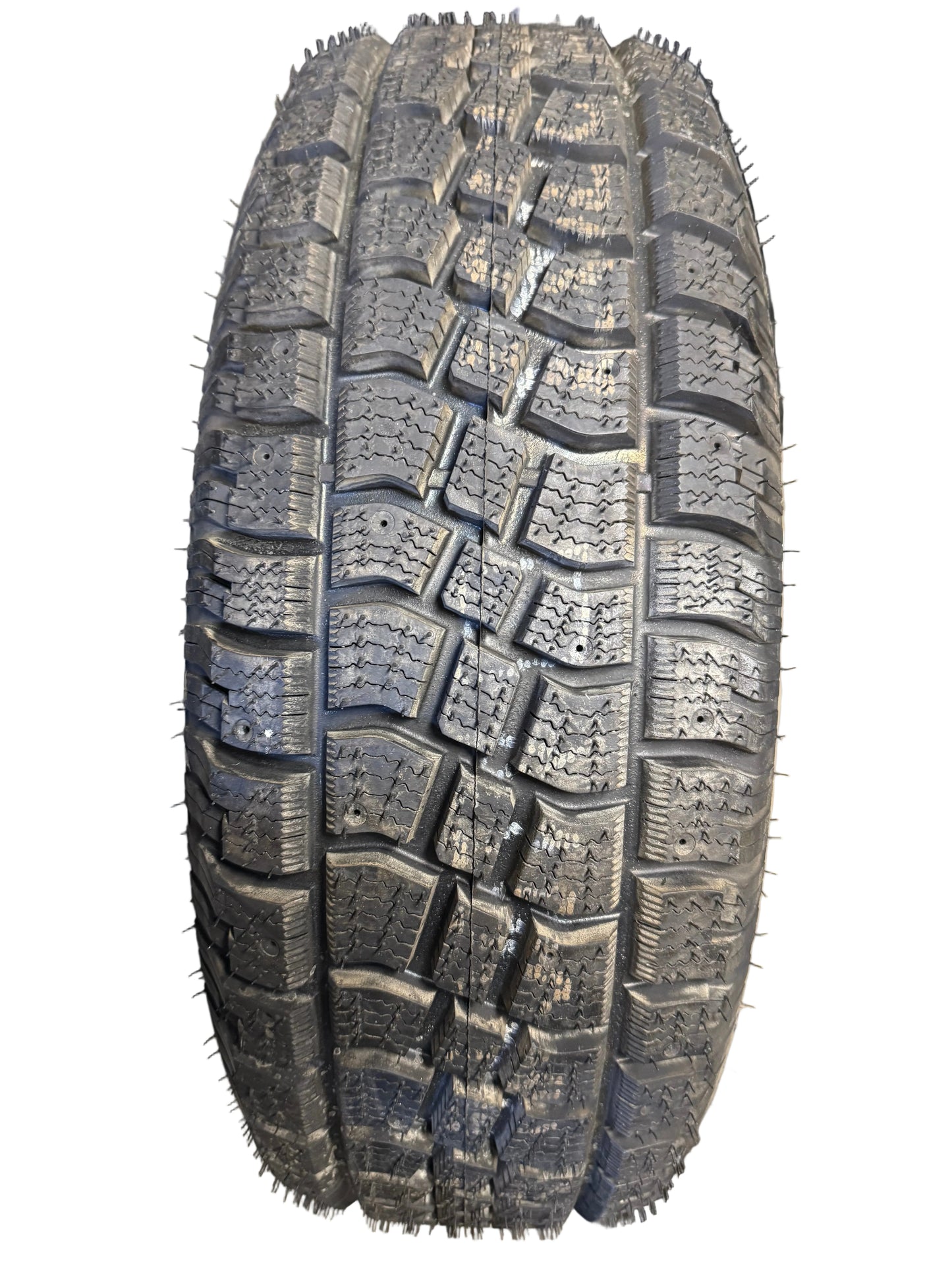 NOS HERCULES AVALANCHE X-TREME BSW P 235 70 16 106S WINTER TIRE 01058