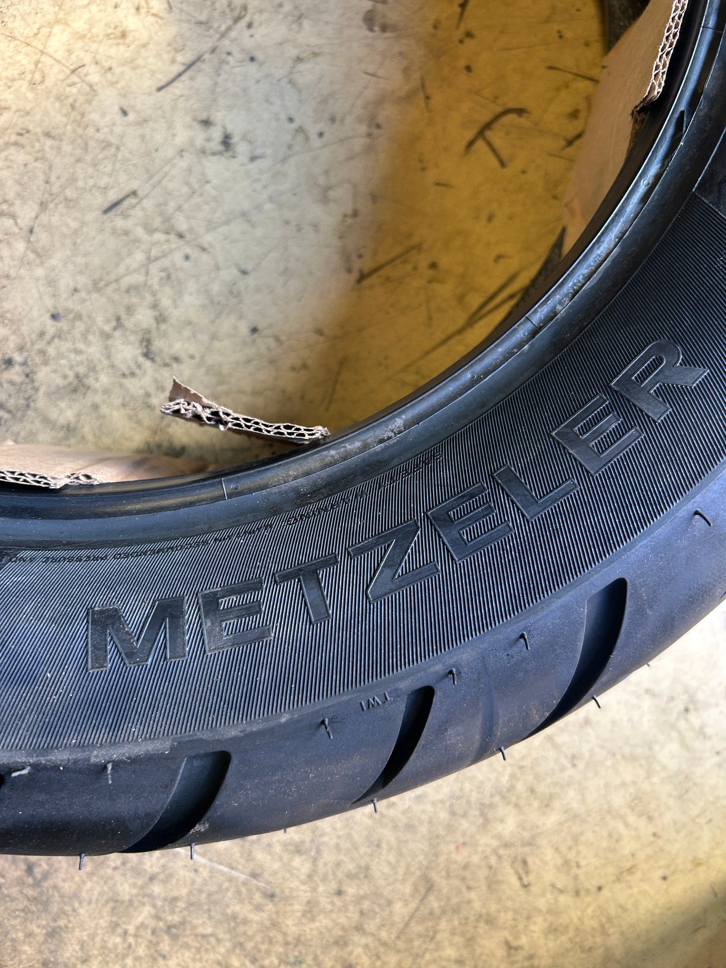 METZELER ME888 MARATHON ULTRA BSW  180 65 16 81H REAR MOTORCYCLE TIRE 2318700