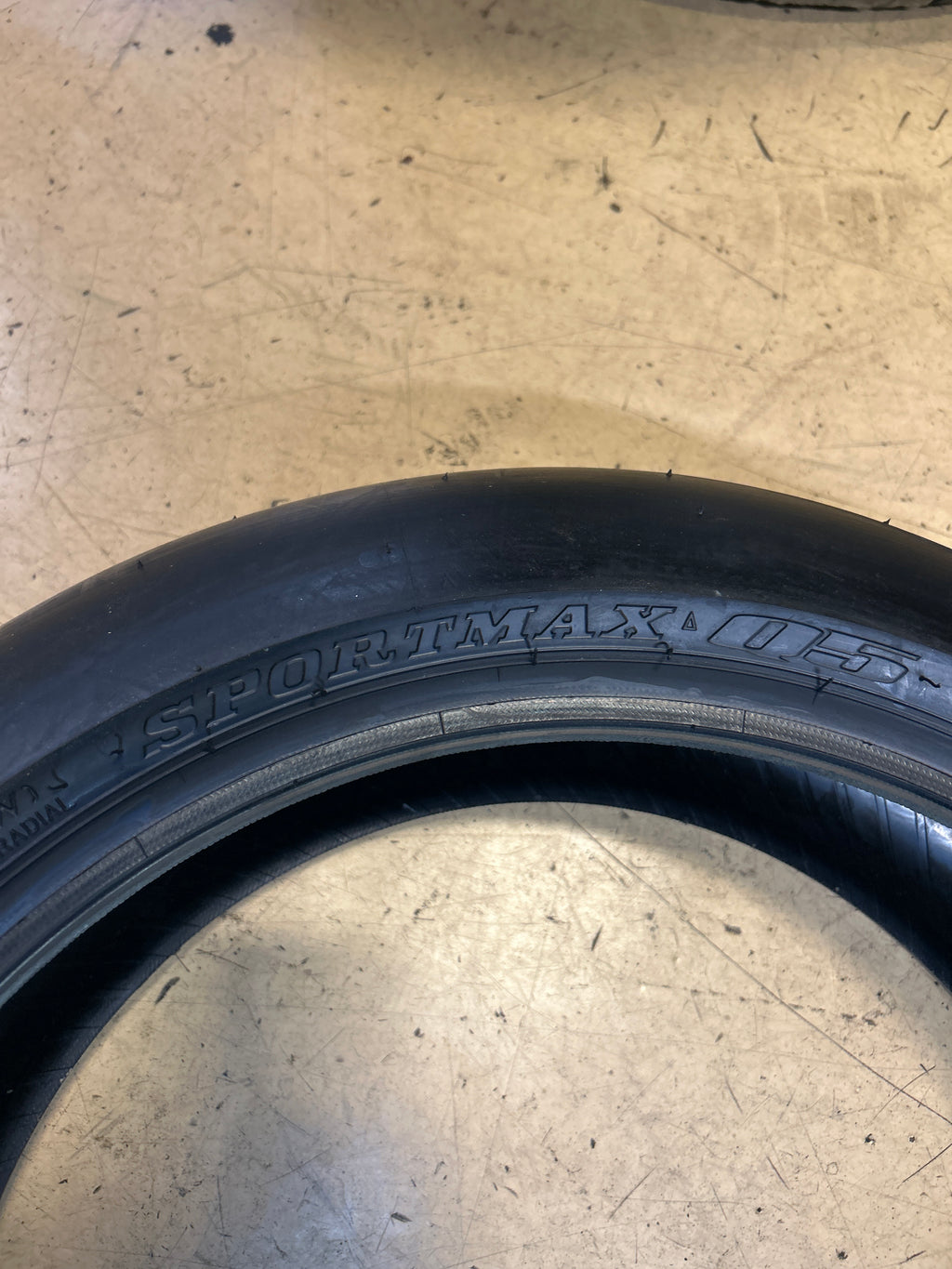 DUNLOP SPORTMAX Q5 BSW 190 55 17 75W REAR TIRE 45247188