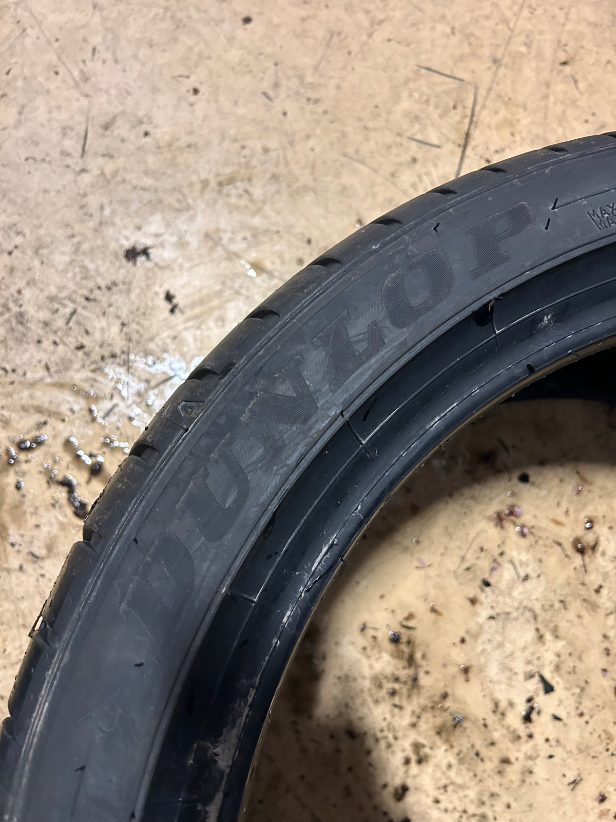 DUNLOP SP SPORT MAXX GT600A BSW P 245 40 18 97Y XL UHP TIRE 57000200