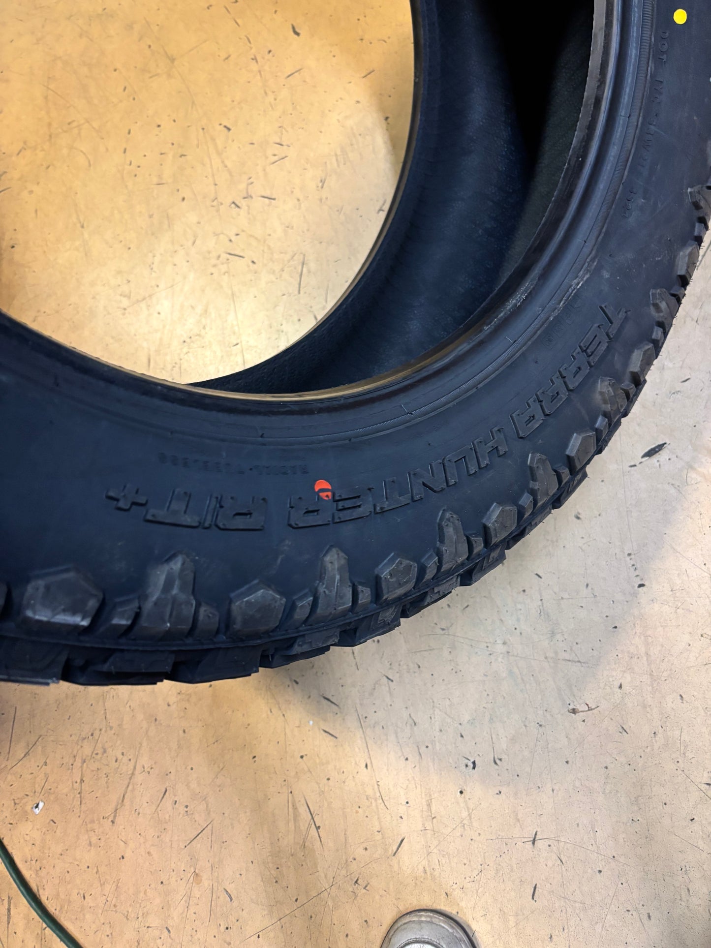 VENOM POWER TERRA HUNTER R/T + BSW LT 35X12.5R22 121Q LRF 12 PLY RUGGED TERRAIN  TIRE TVPRT20N