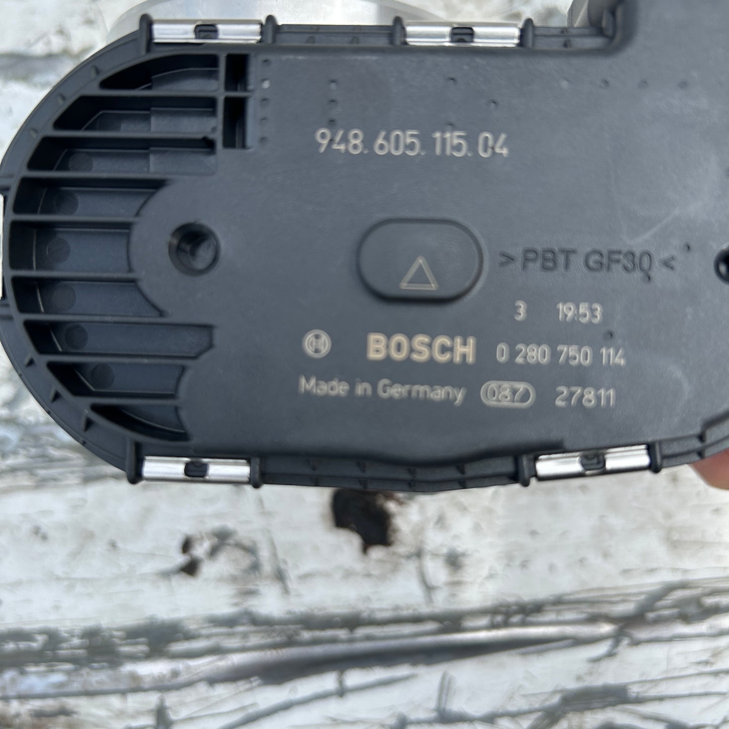 BOSCH PORSCHE THROTTLE VALVE ASSEMBLY THROTTLE BODY 94860511504
