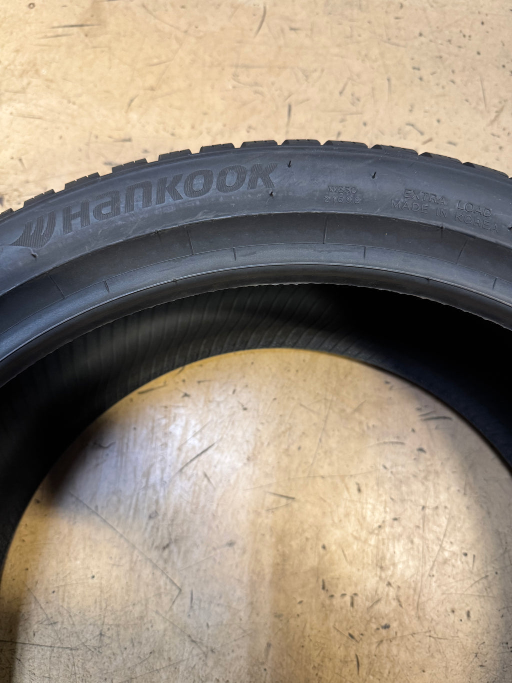 NOS HANKOOK WINTER ICEPT EVO3 BSW P 225 40 18 92V XL WINTER TIRE 1026306