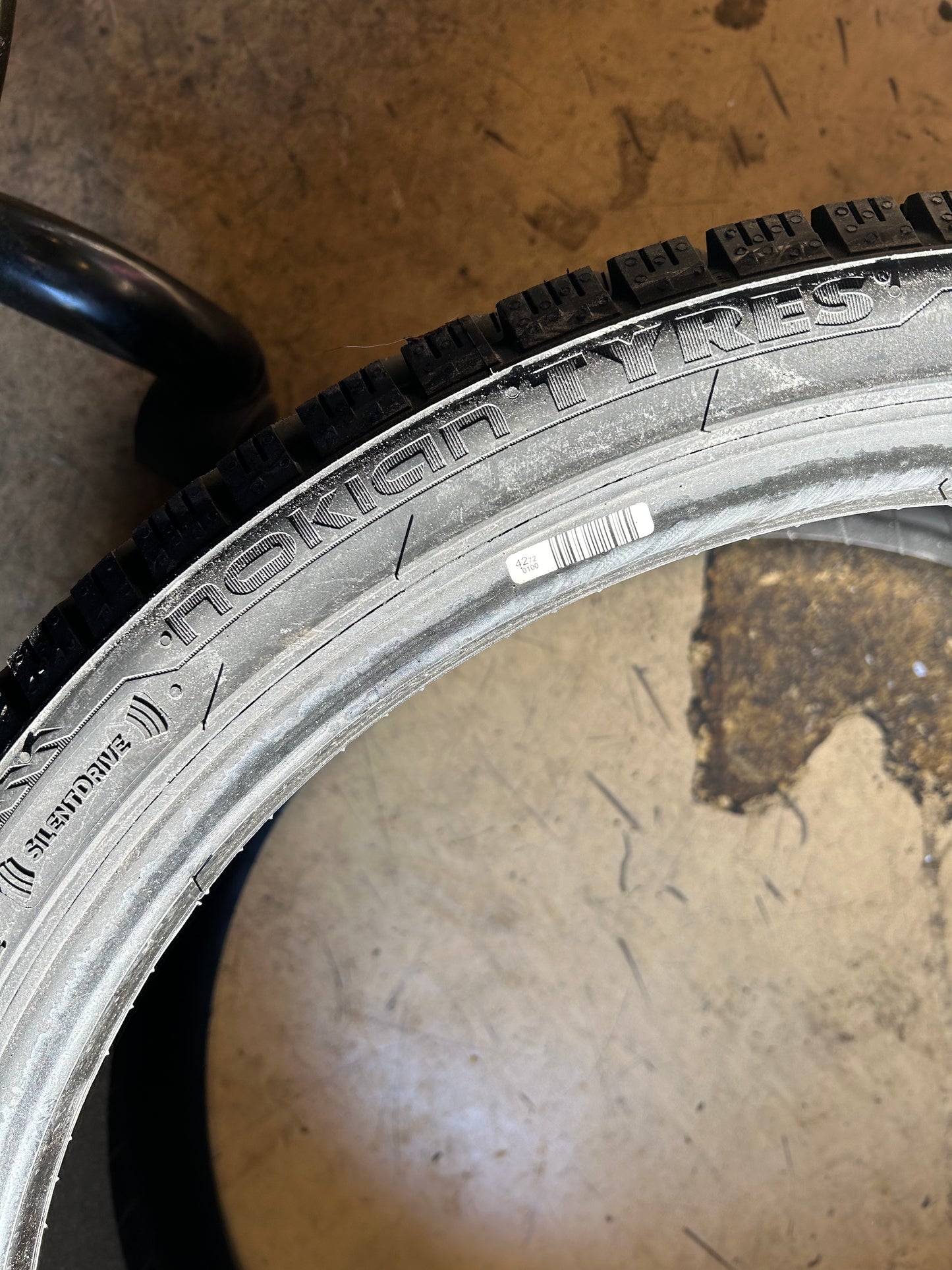 4 NOKIAN HAKKAPELIITTA R5 EV BSW P 235 35 20 92T XL WINTER TIRE TF00018