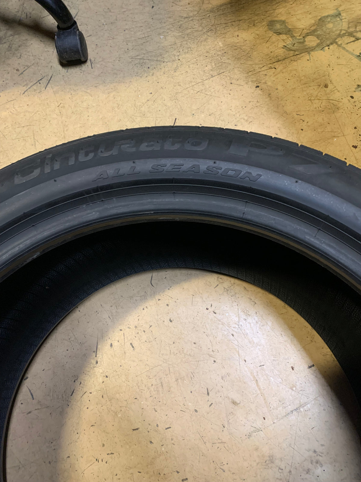 NOS PIRELLI CINTURATO P7 ALL SEASON BSW  P 255 45 19 100V  TIRE 3122500