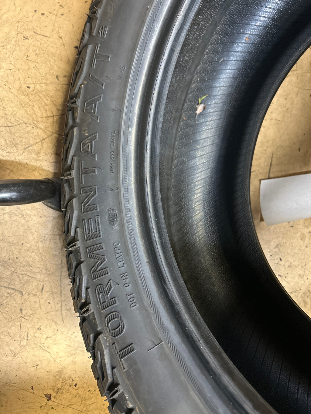 FORTUNE TORMENTA A/T2 BSW LT 33 12.5 20 119S 12PLY ALL TERRAIN TIRE 9315030133