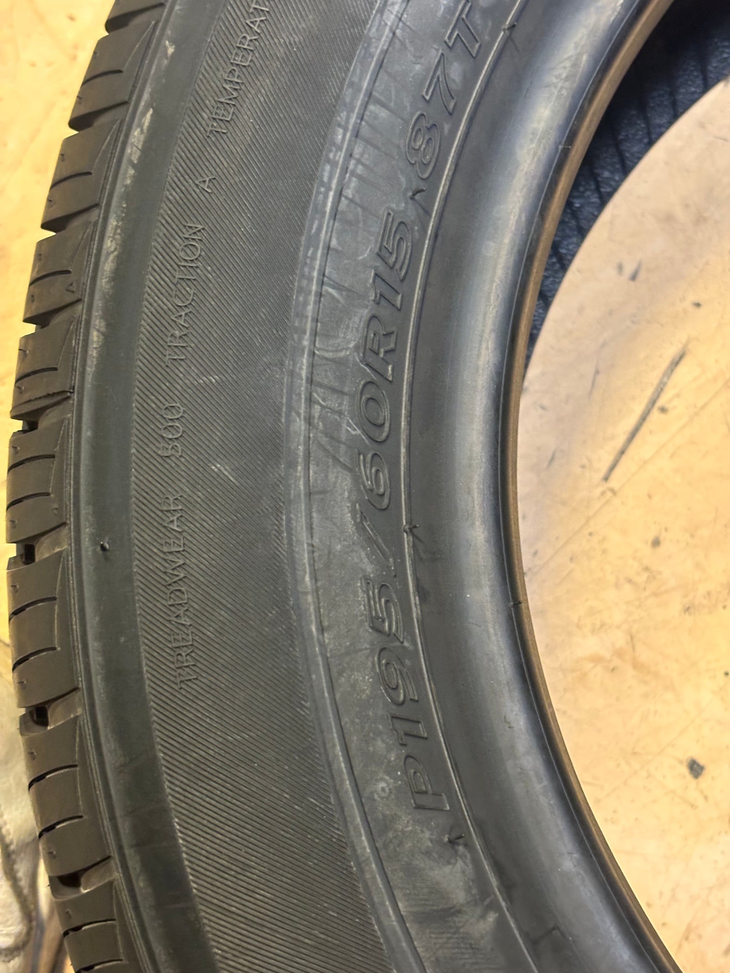 NEW OLD STOCK HANKOOK OPTIMO H724 P 195 60 15 DL ALL SEASON TIRE 1010993