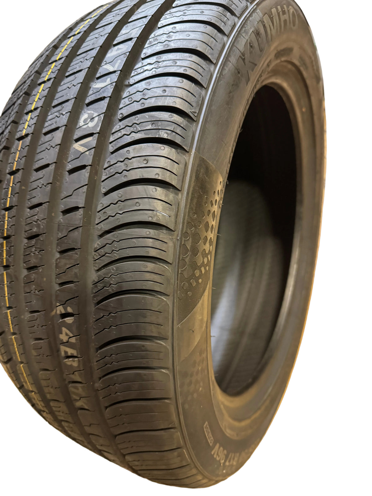 2 NOS KUMHO SOLUS TA71 BSW P 235 50 17 96V ALL SEASON TIRE 2169703