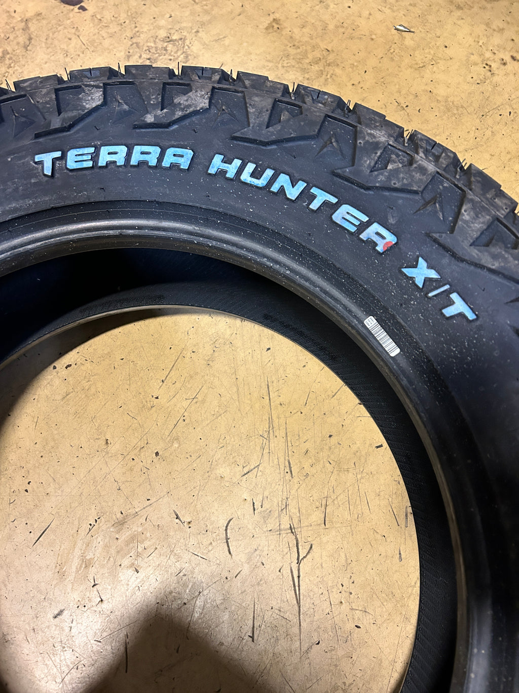 VENOM POWER TERRA HUNTER X/T2 RWL P 275 60 20 115T RUGGED TIRE VPXT213R