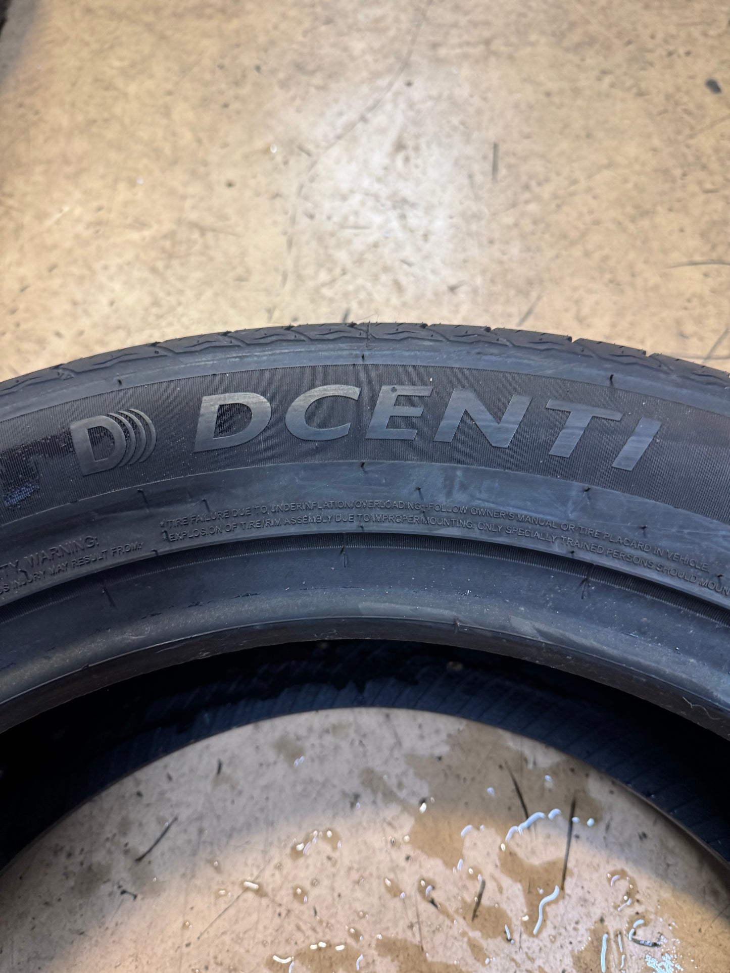 DCENTI DC66 BSW P  255 55 20 107H ALL SEASON TIRE T2555520DCEDC66