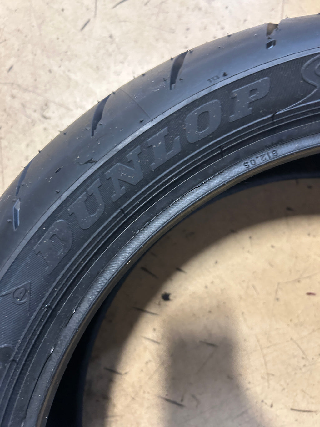 DUNLOP ROADSMART IV BSW  180 55 17 73W REAR MOTORCYCLE TIRE 45253304