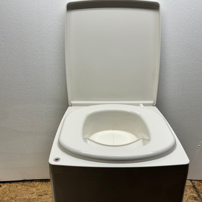 CUDDY COMPOSTING TOILET 3.9 GAL CAPACITY