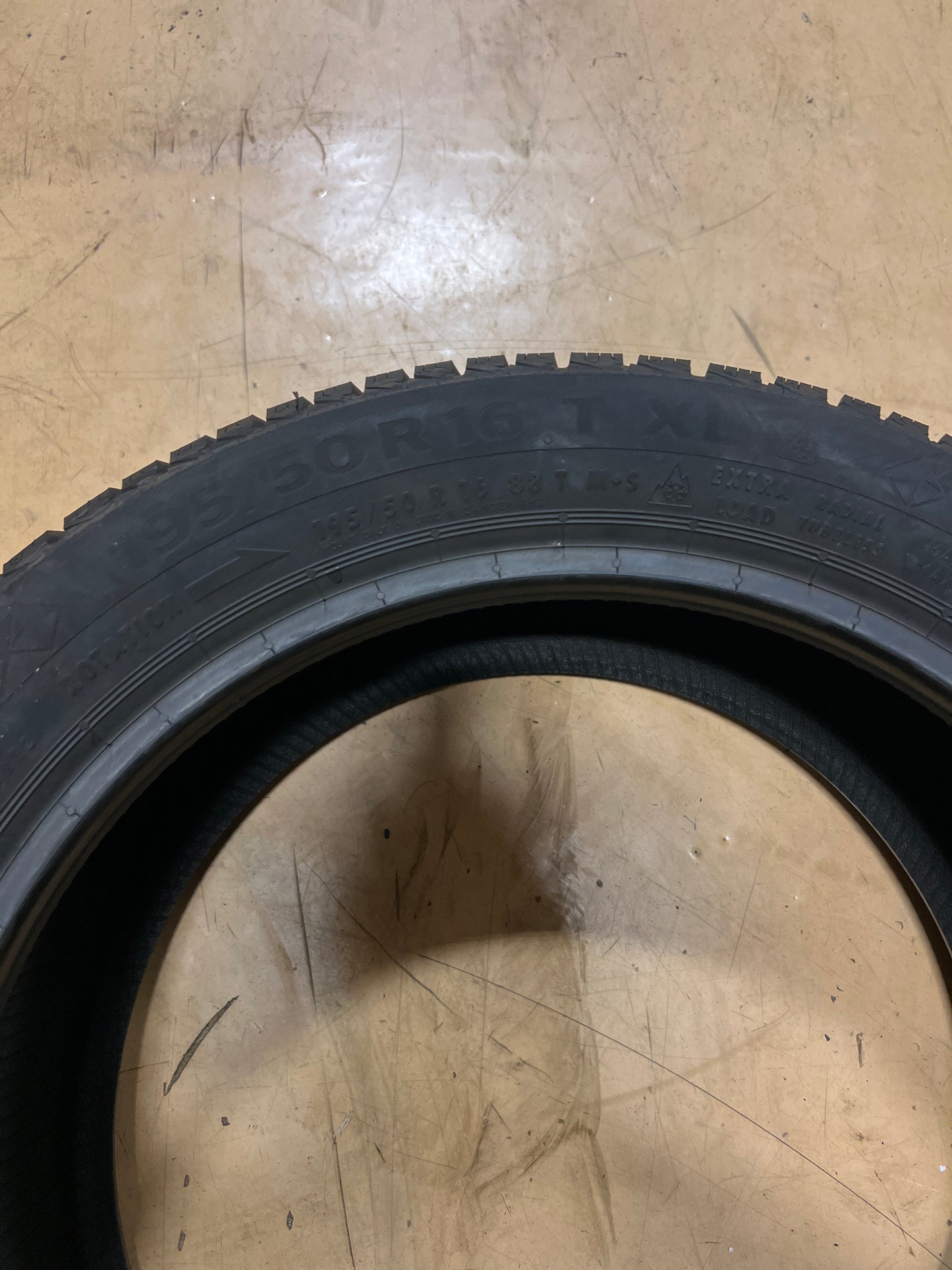 2 NEW CONTINENTAL VIKINGCONTACT 7 P 195 50 16 88T XL WINTER TIRES 03449830000