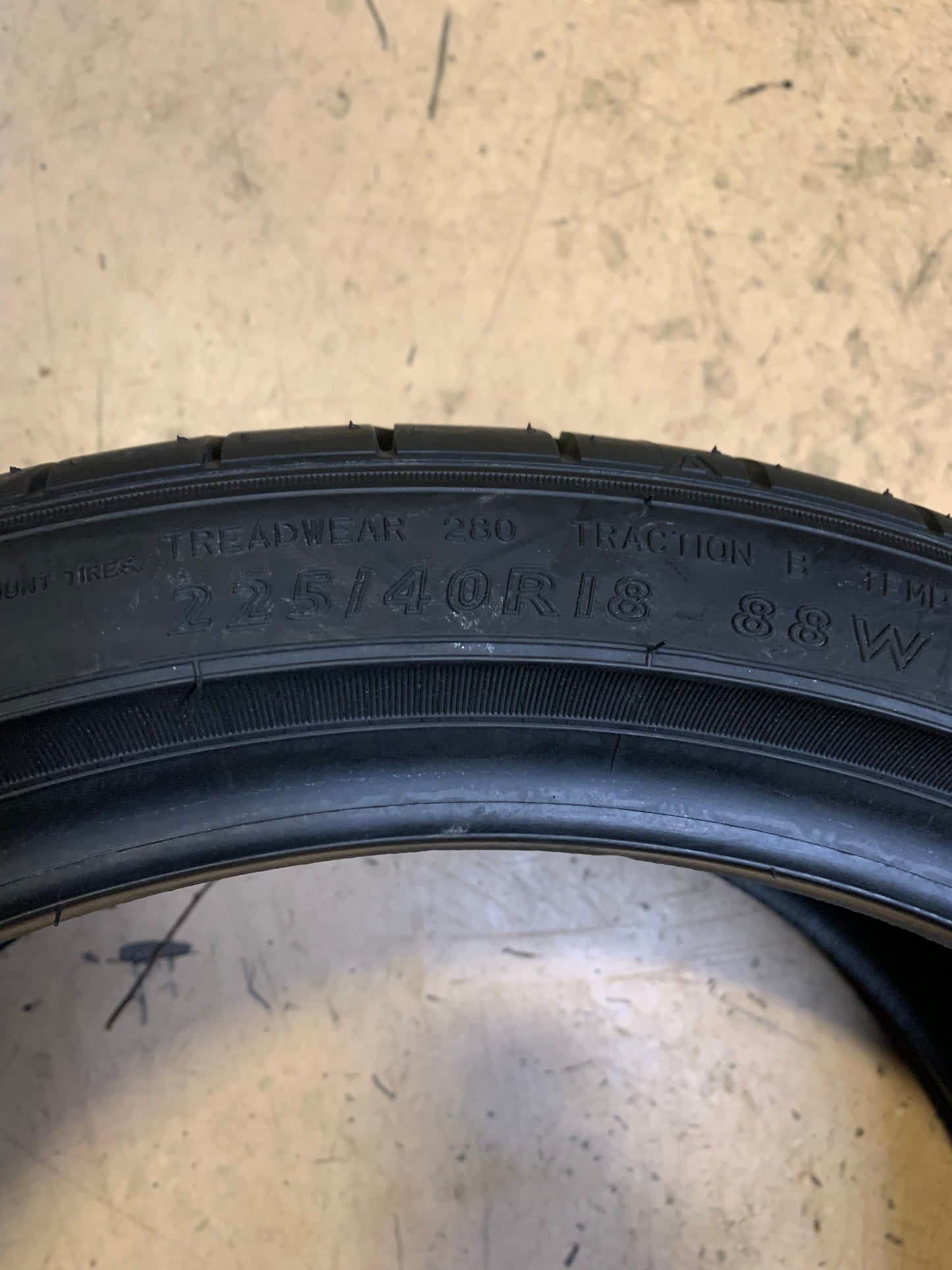 DUNLOP SP SPORT MAXX 050 BSW P 225 40 18 88W SUMMER TIRE 265023842